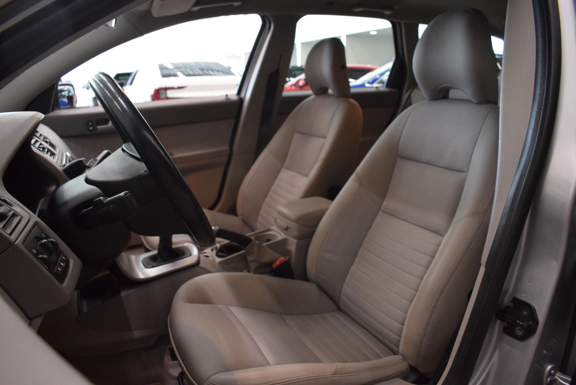 VOLVO V50 2004