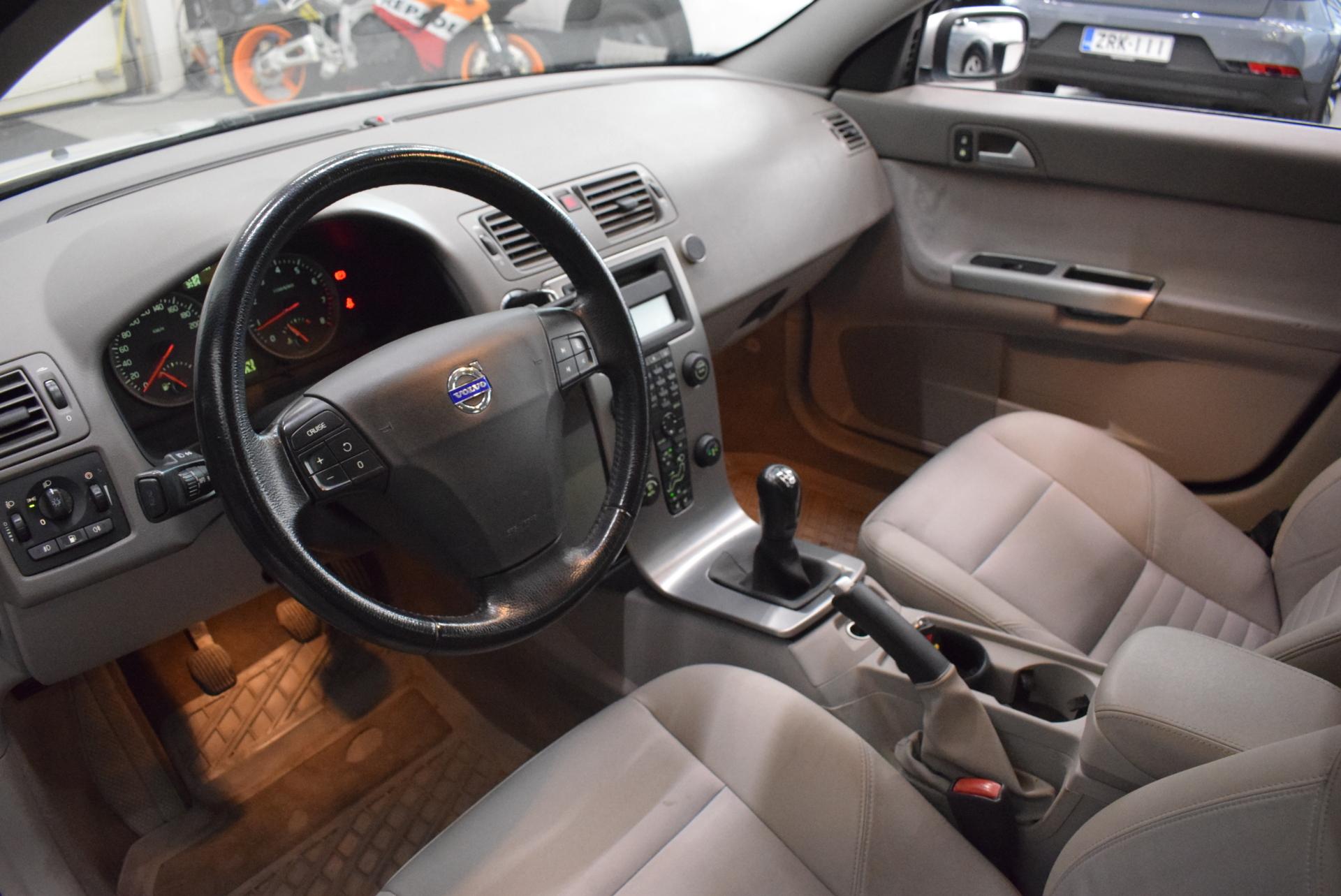 VOLVO V50 2004