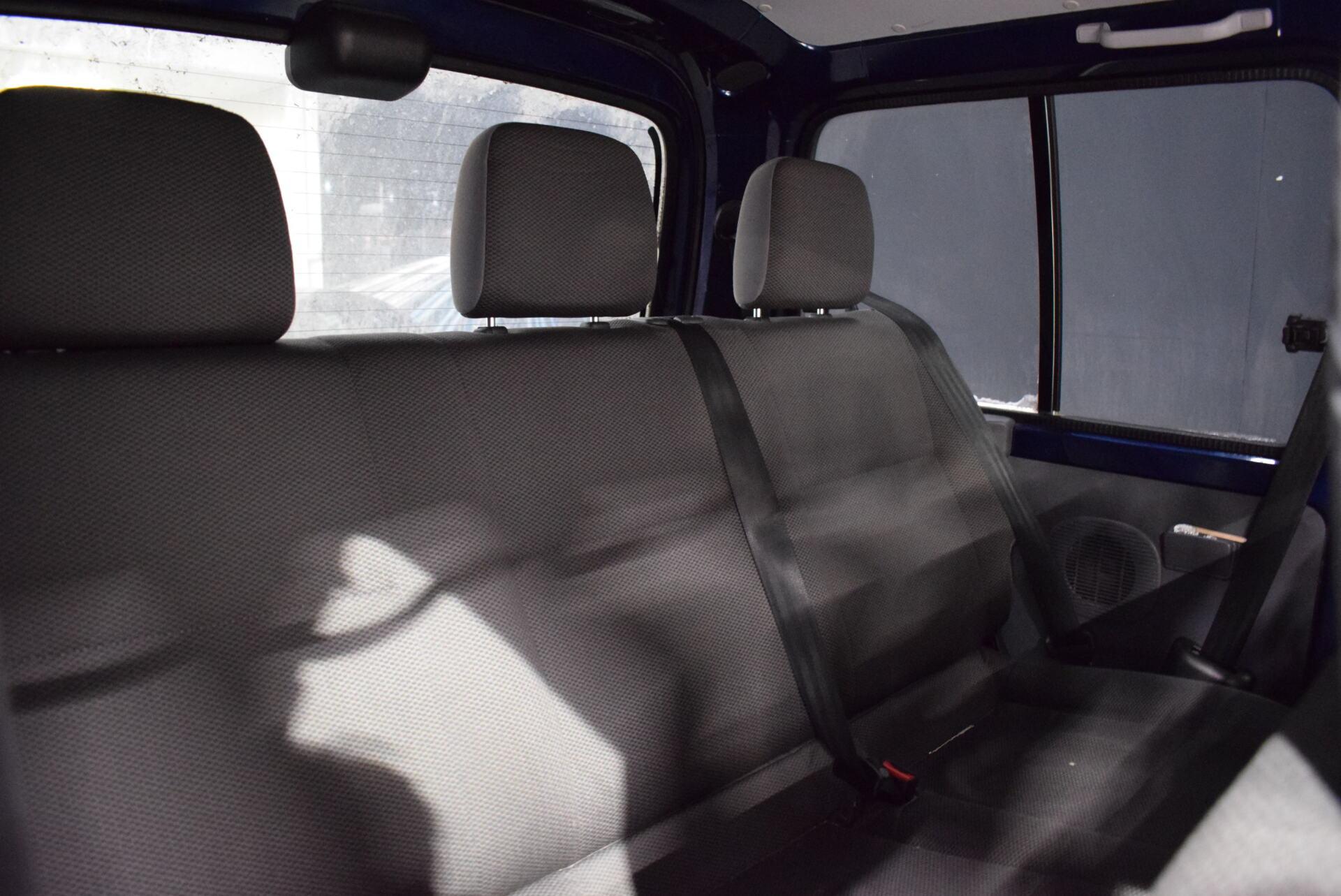 TOYOTA Hiace 2009