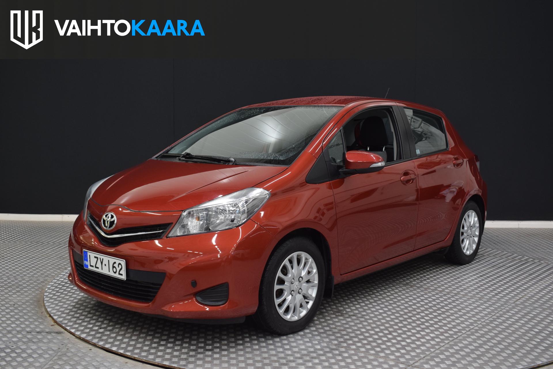 TOYOTA Yaris 1