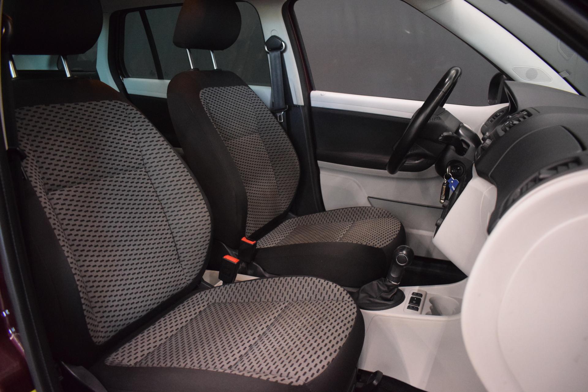 SKODA Fabia 2012