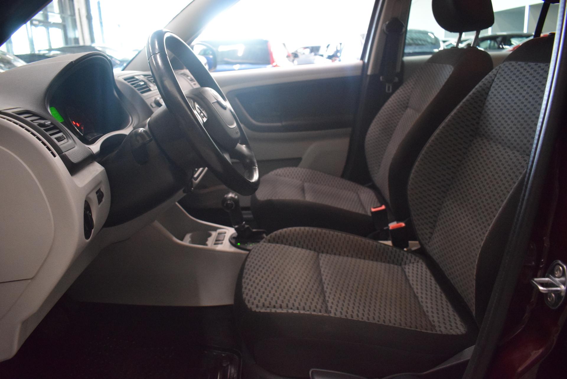 SKODA Fabia 2012