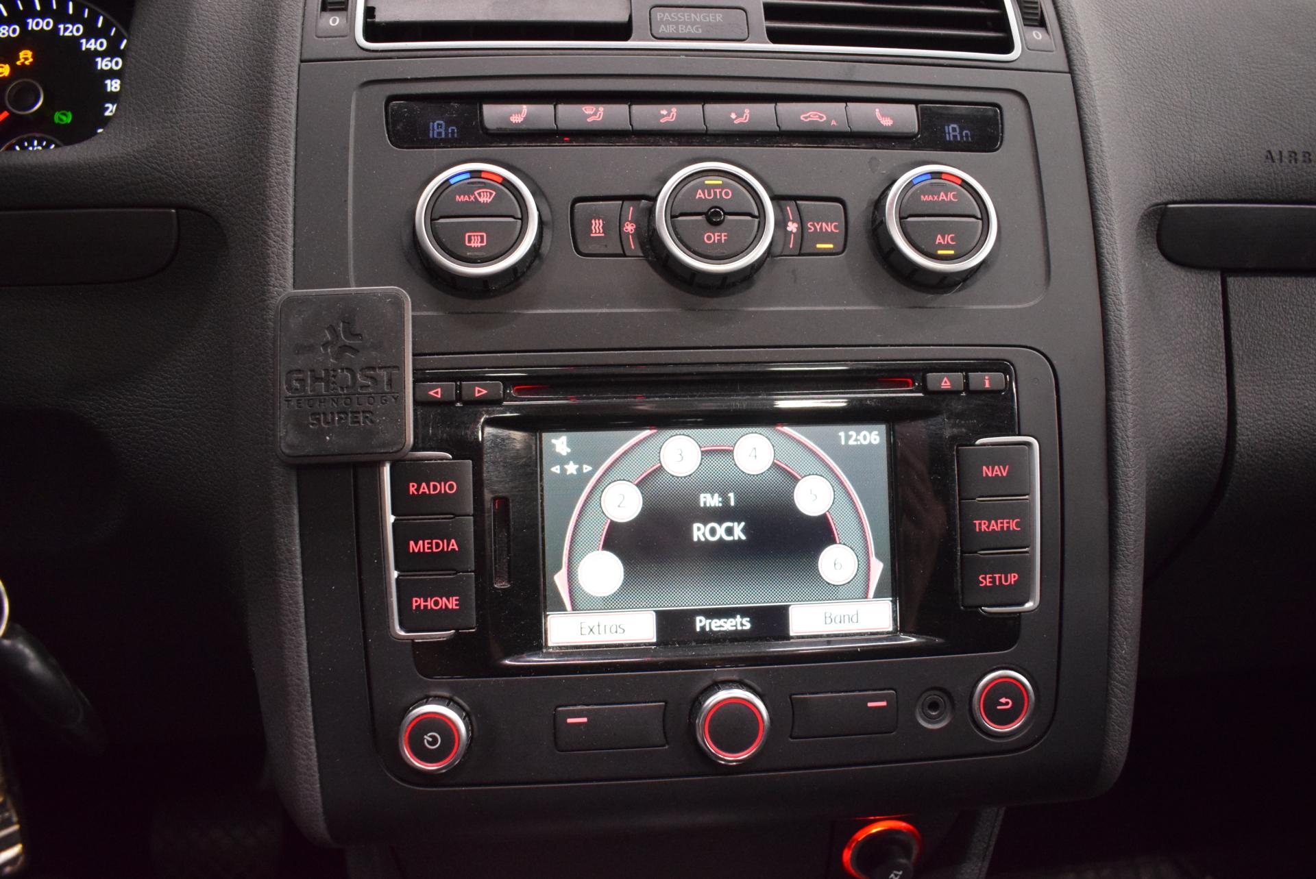 VOLKSWAGEN Touran 2014