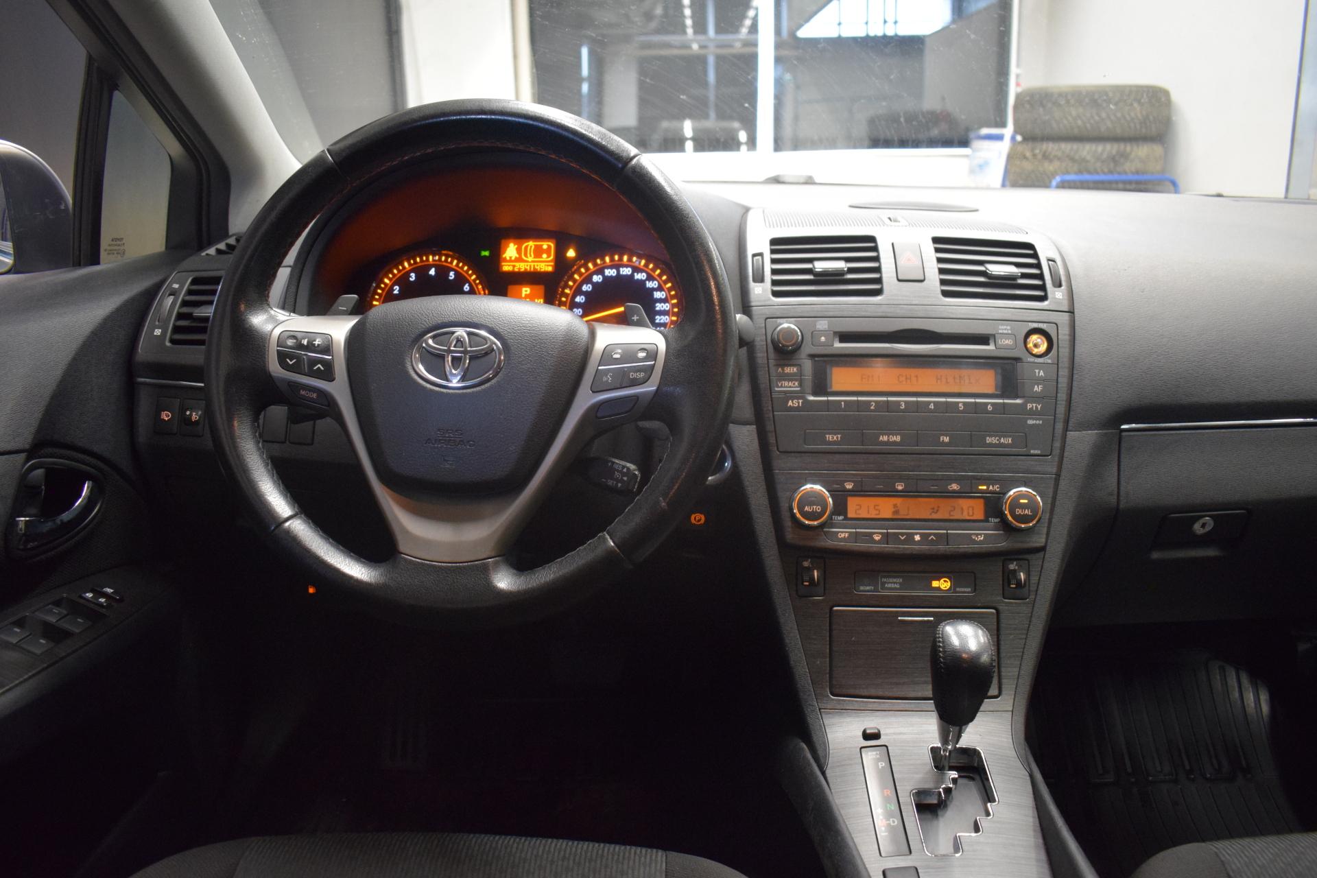 TOYOTA Avensis 2009