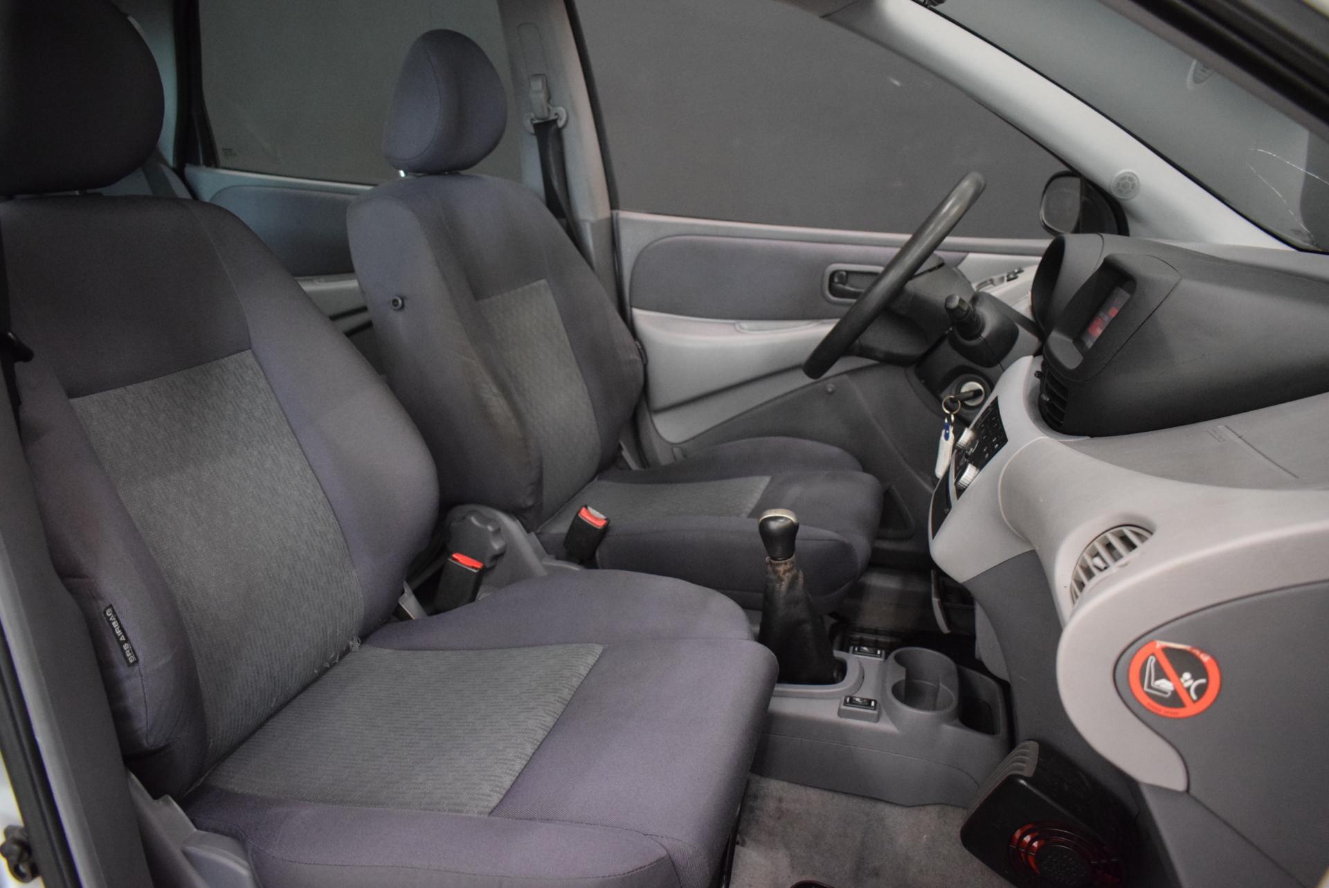 NISSAN Almera 2005