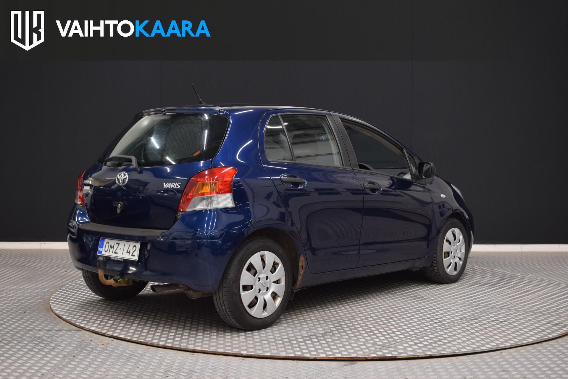TOYOTA Yaris 2010