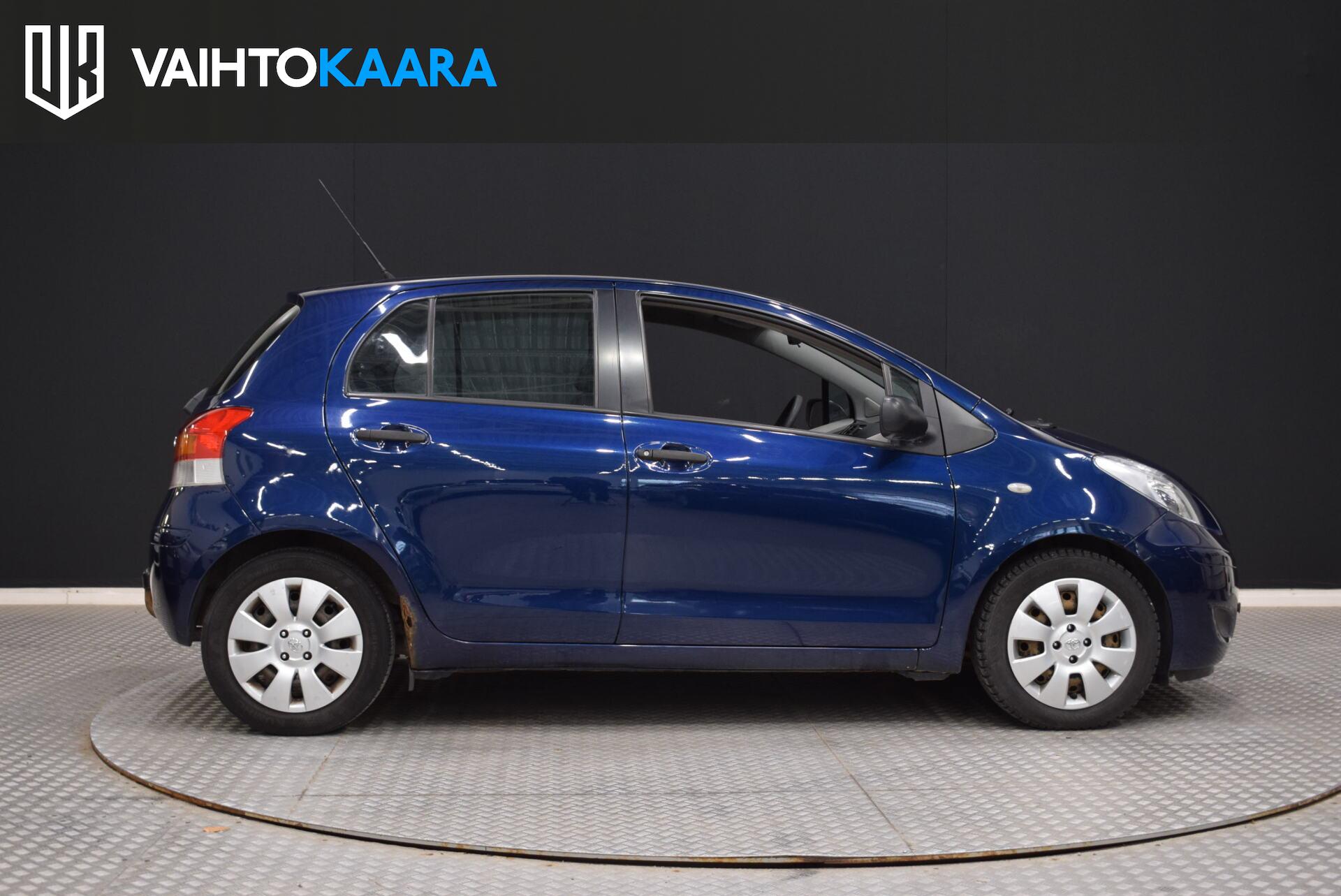 TOYOTA Yaris 2010