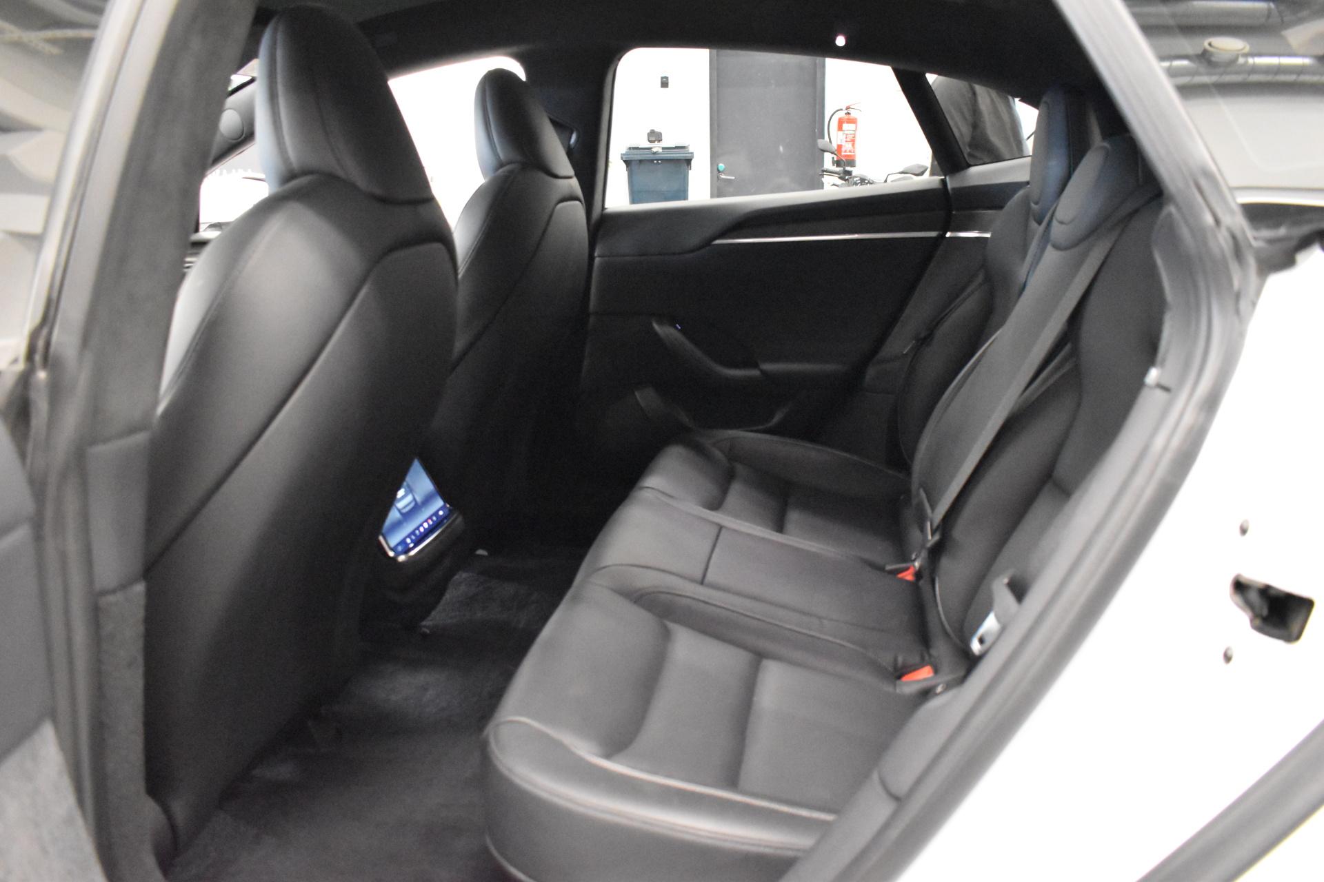 TESLA Model S 2023