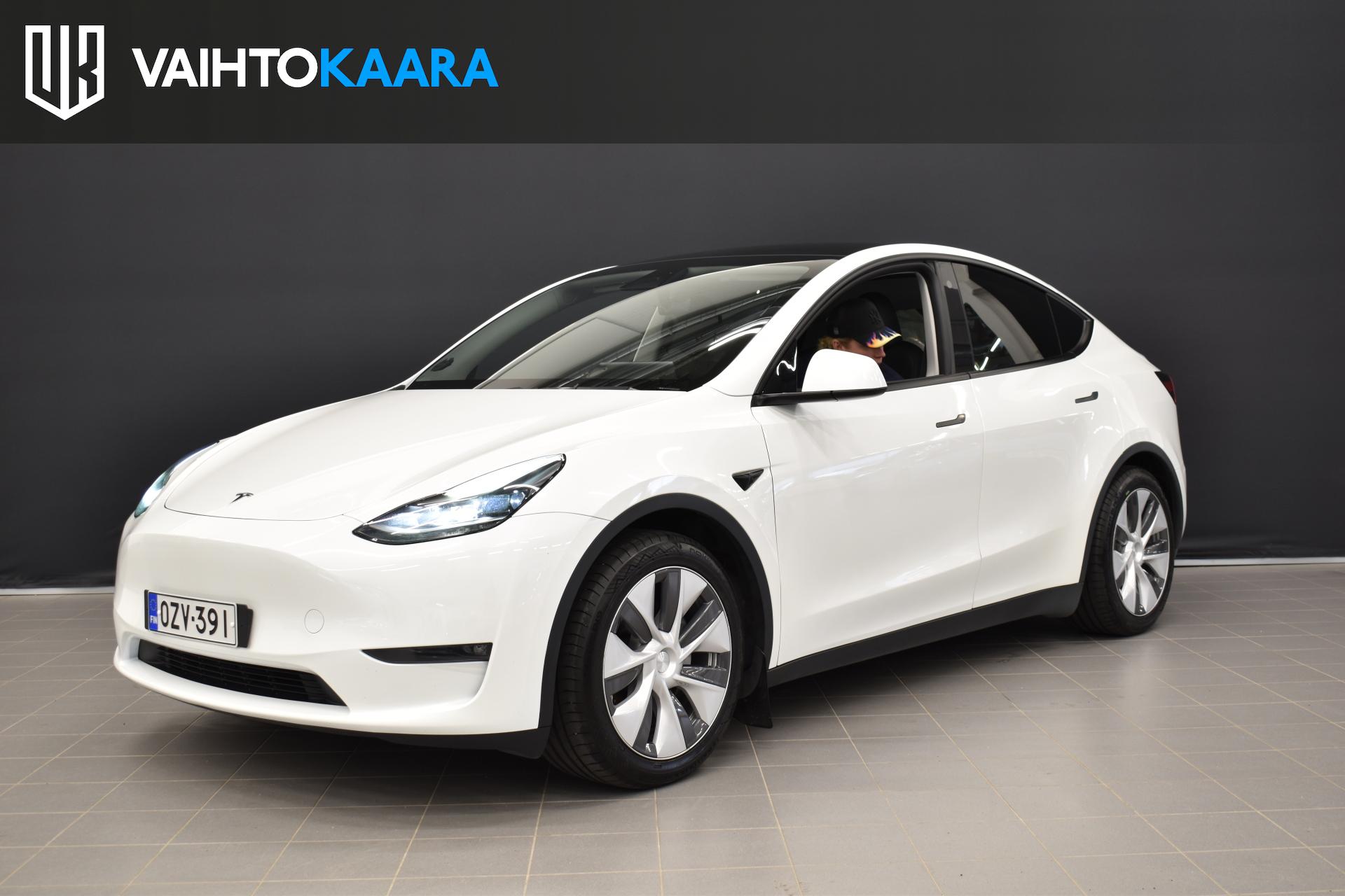 TESLA Model Y 1