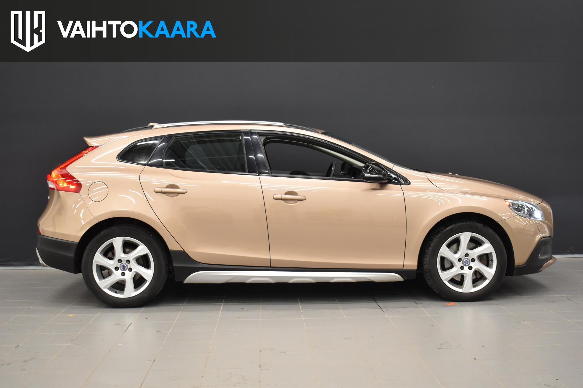 VOLVO V40 Cross Country 2013
