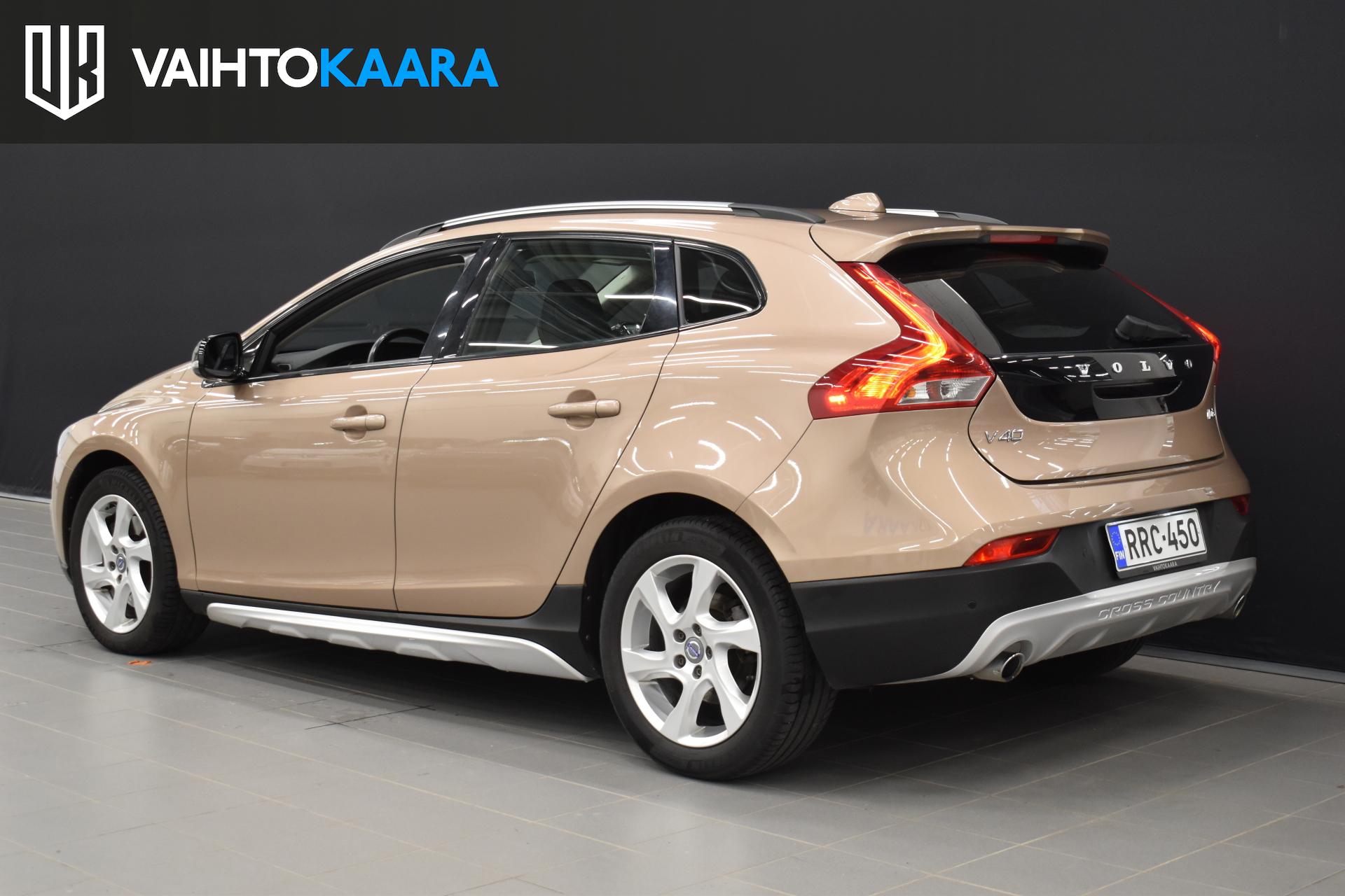 VOLVO V40 Cross Country 2013
