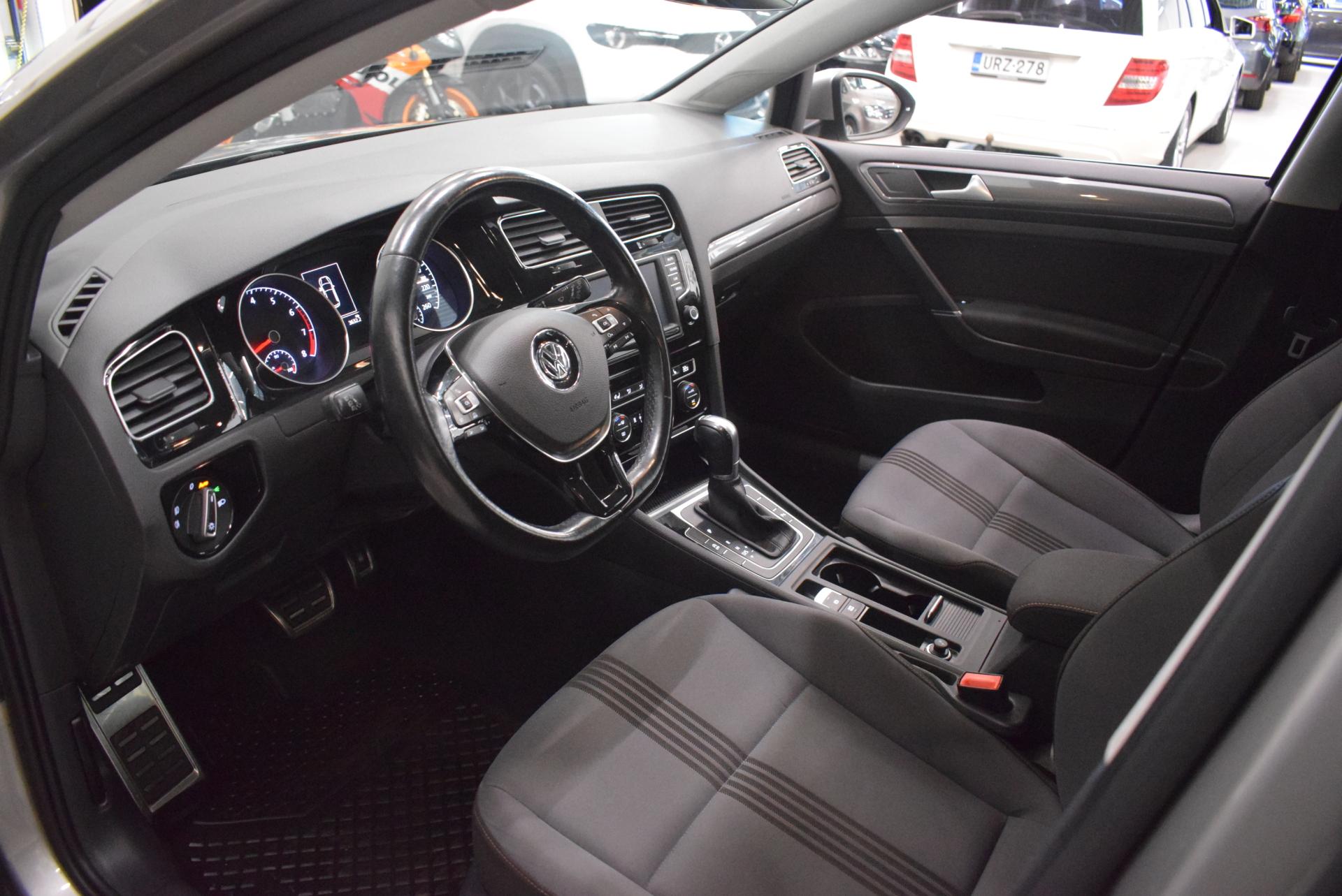 VOLKSWAGEN Golf 2016