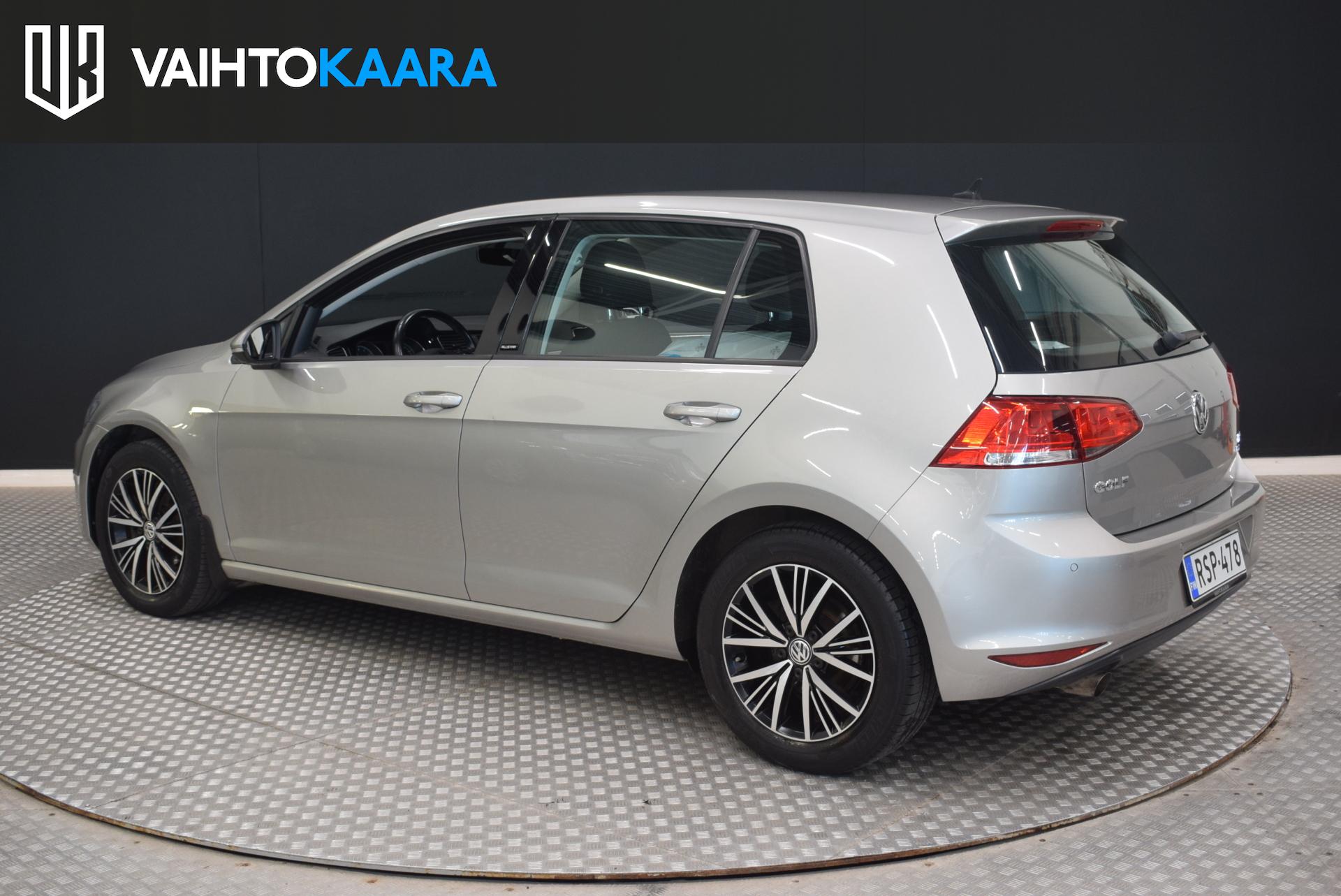 VOLKSWAGEN Golf 2016