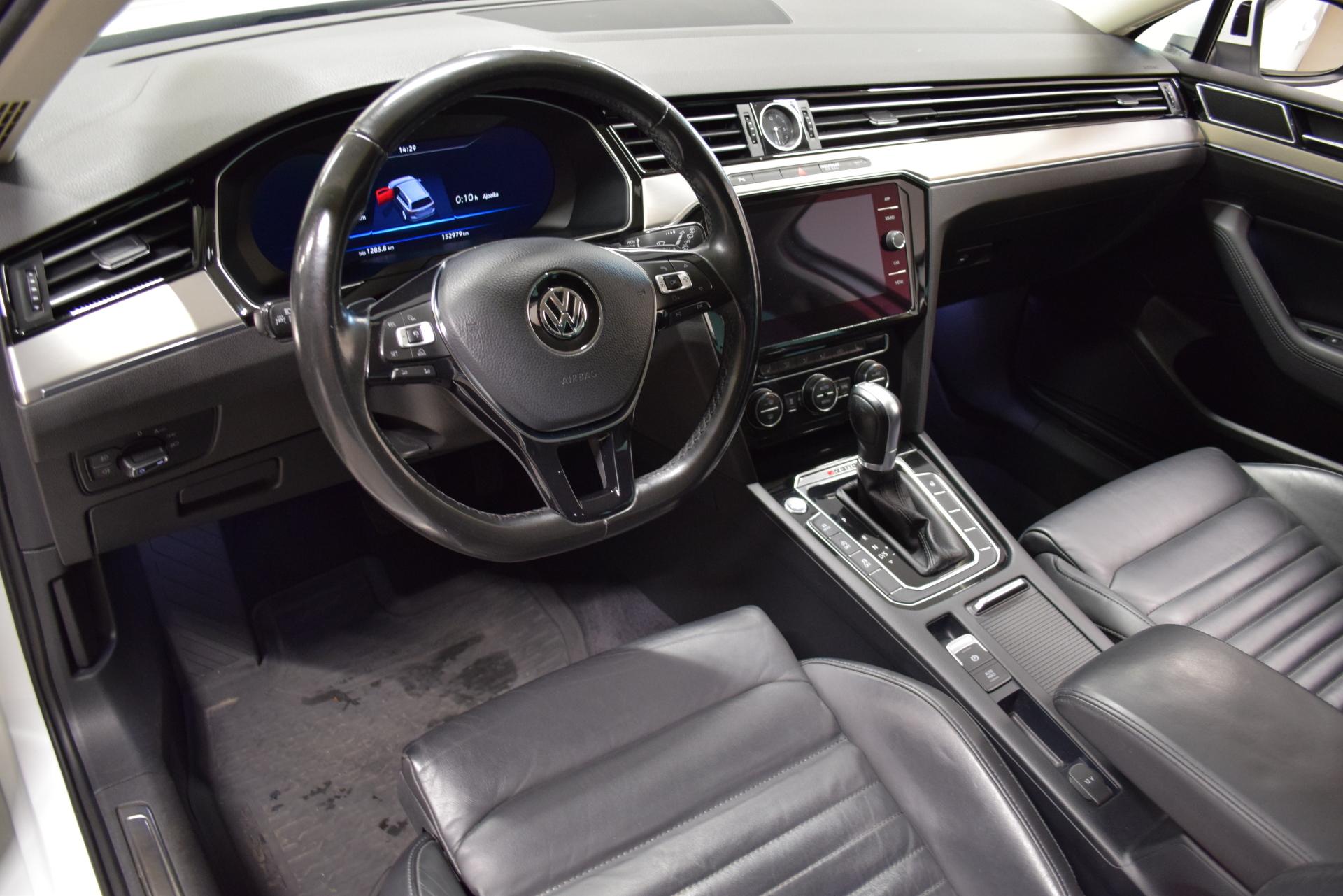 VOLKSWAGEN Passat 2018