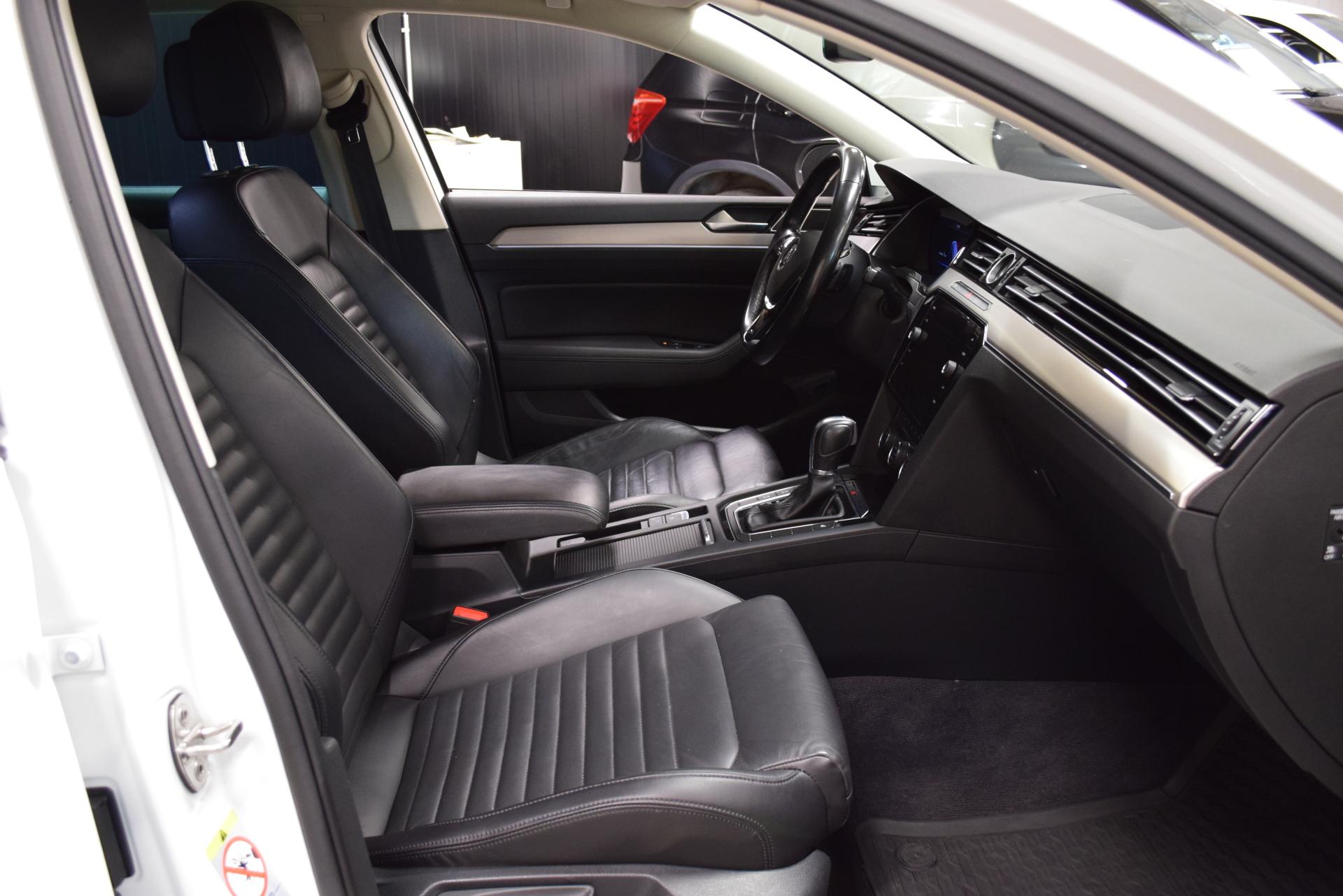 VOLKSWAGEN Passat 2018