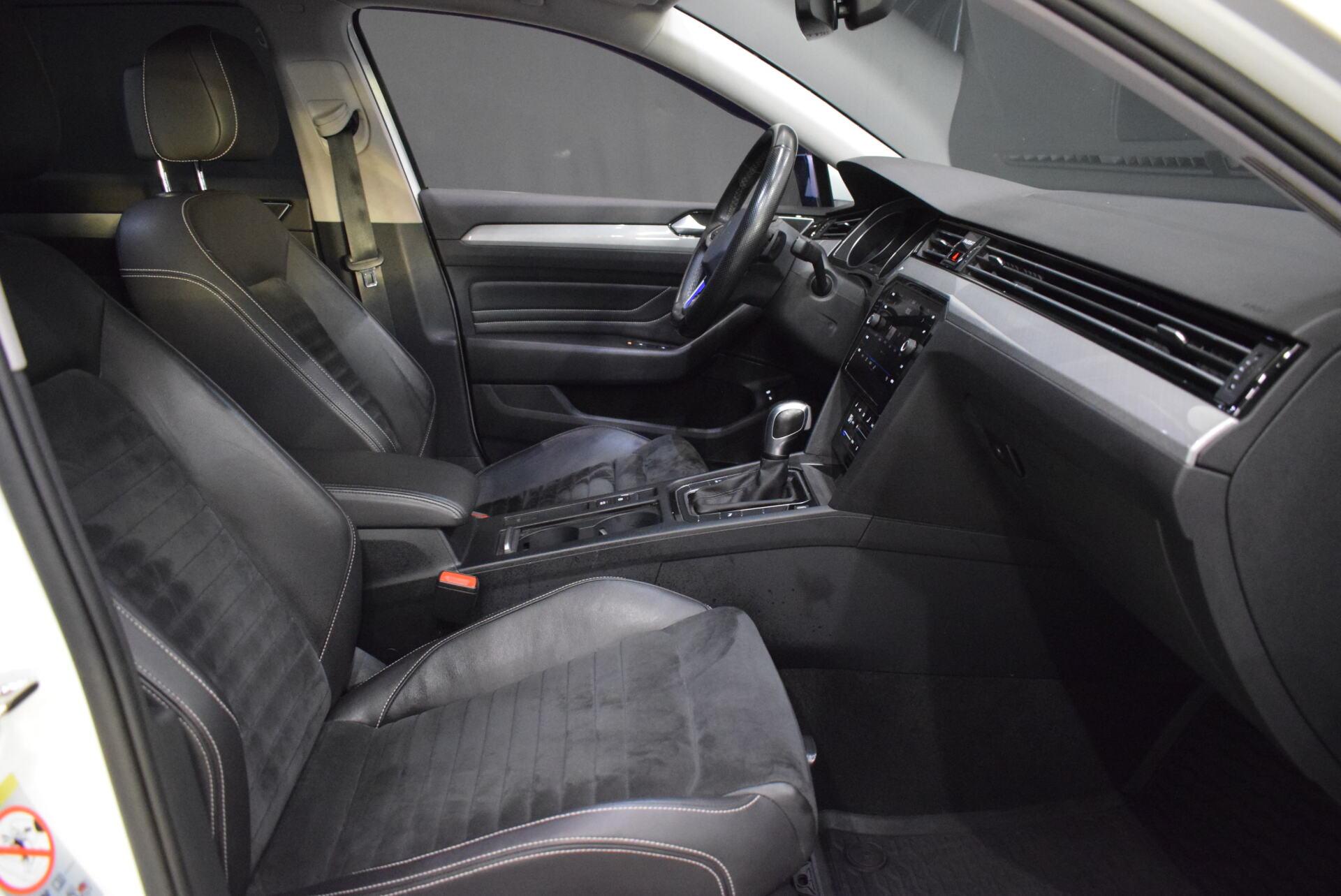 VOLKSWAGEN Passat 2021