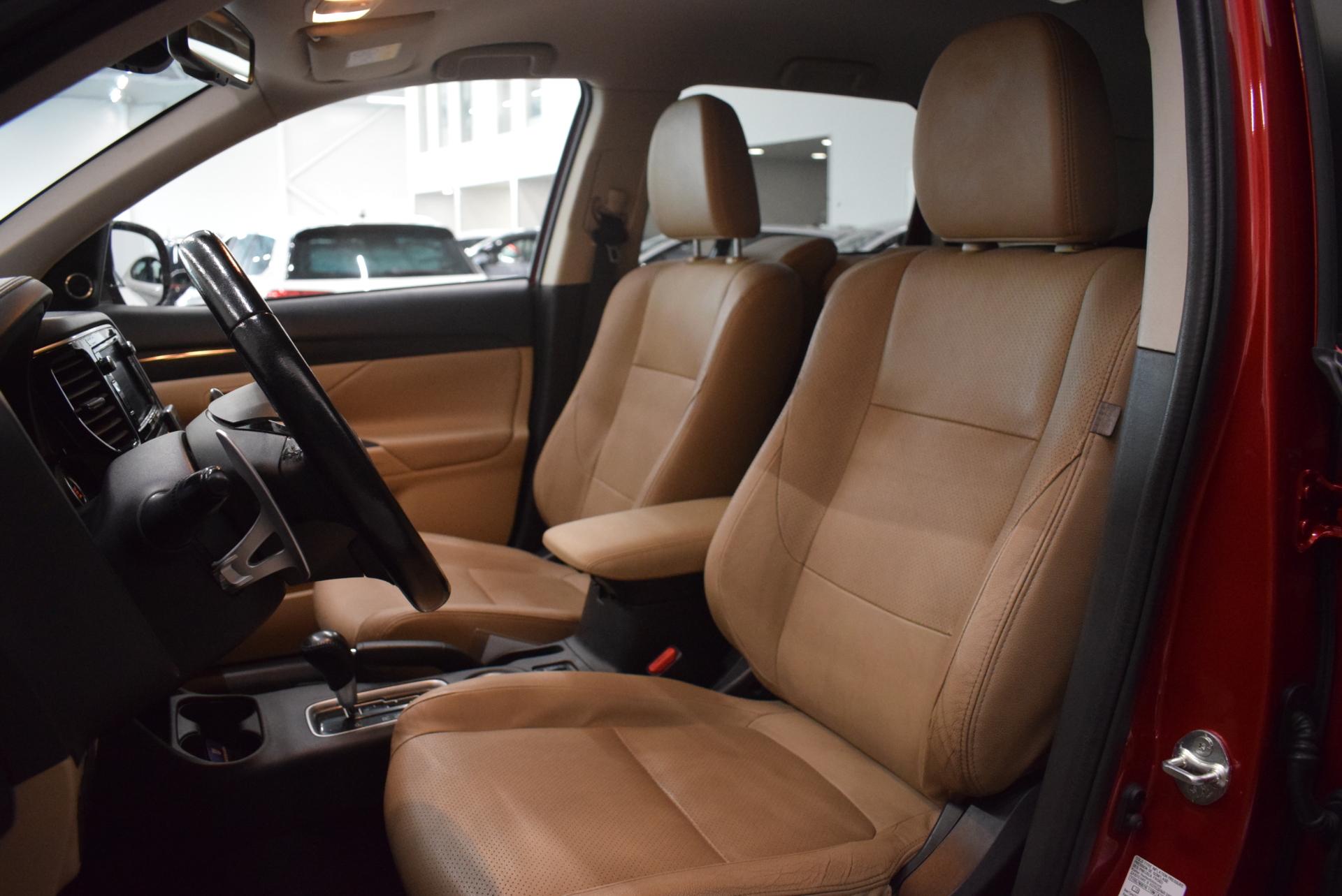 MITSUBISHI Outlander 2015
