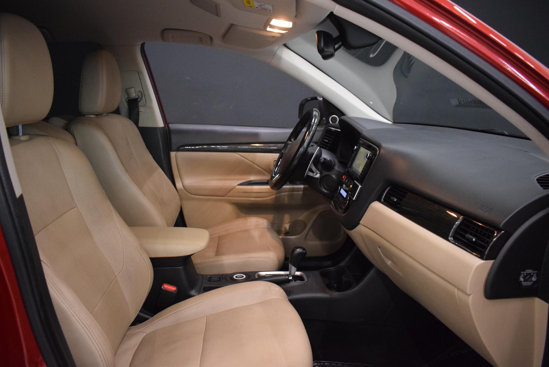 MITSUBISHI Outlander 2015