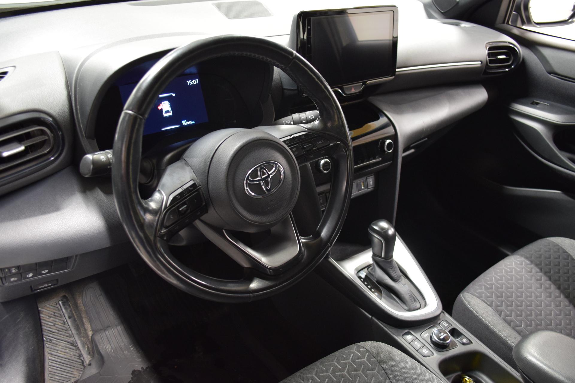 TOYOTA Yaris Cross 2023