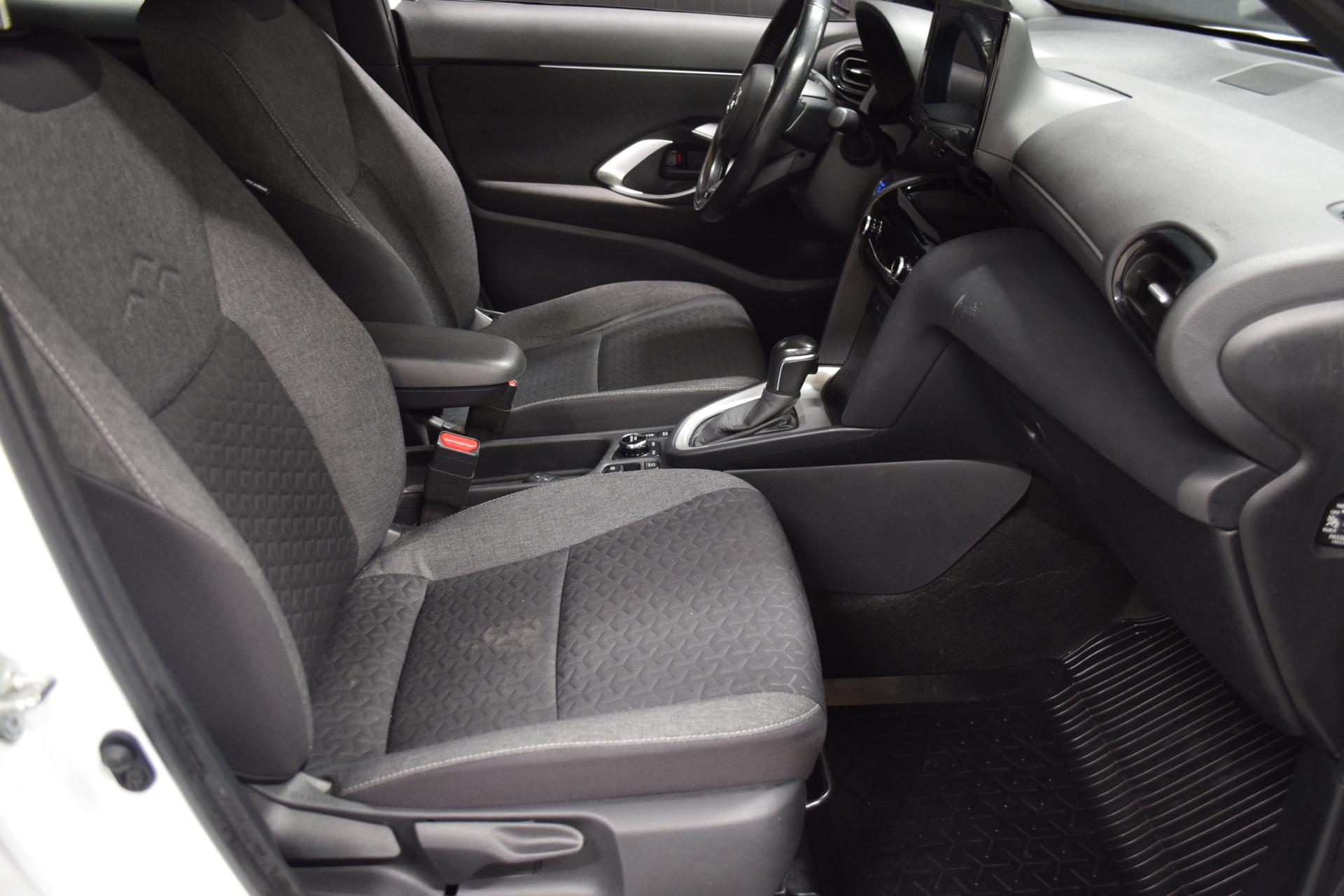 TOYOTA Yaris Cross 2023