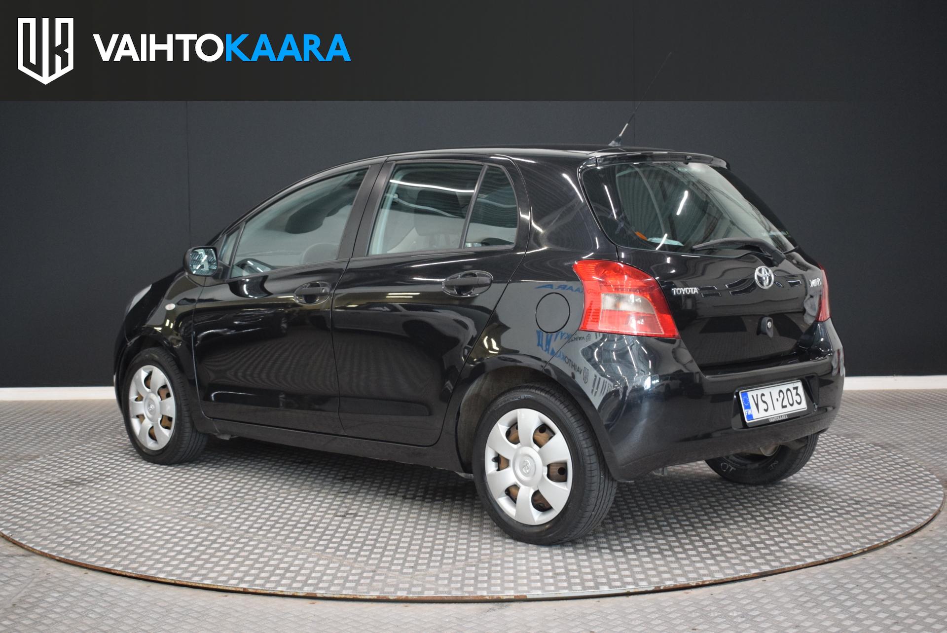 TOYOTA Yaris 5