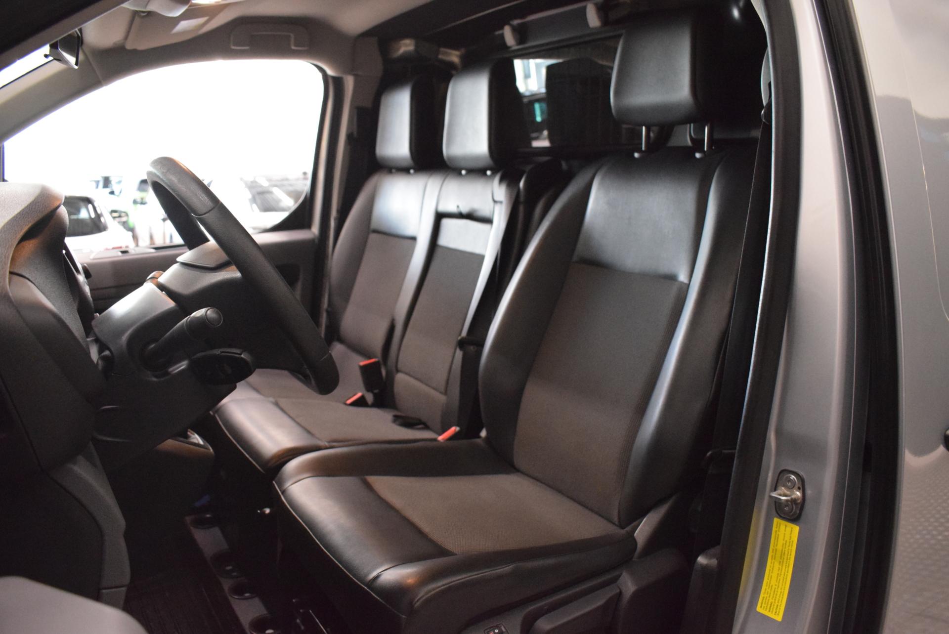 TOYOTA Proace 12