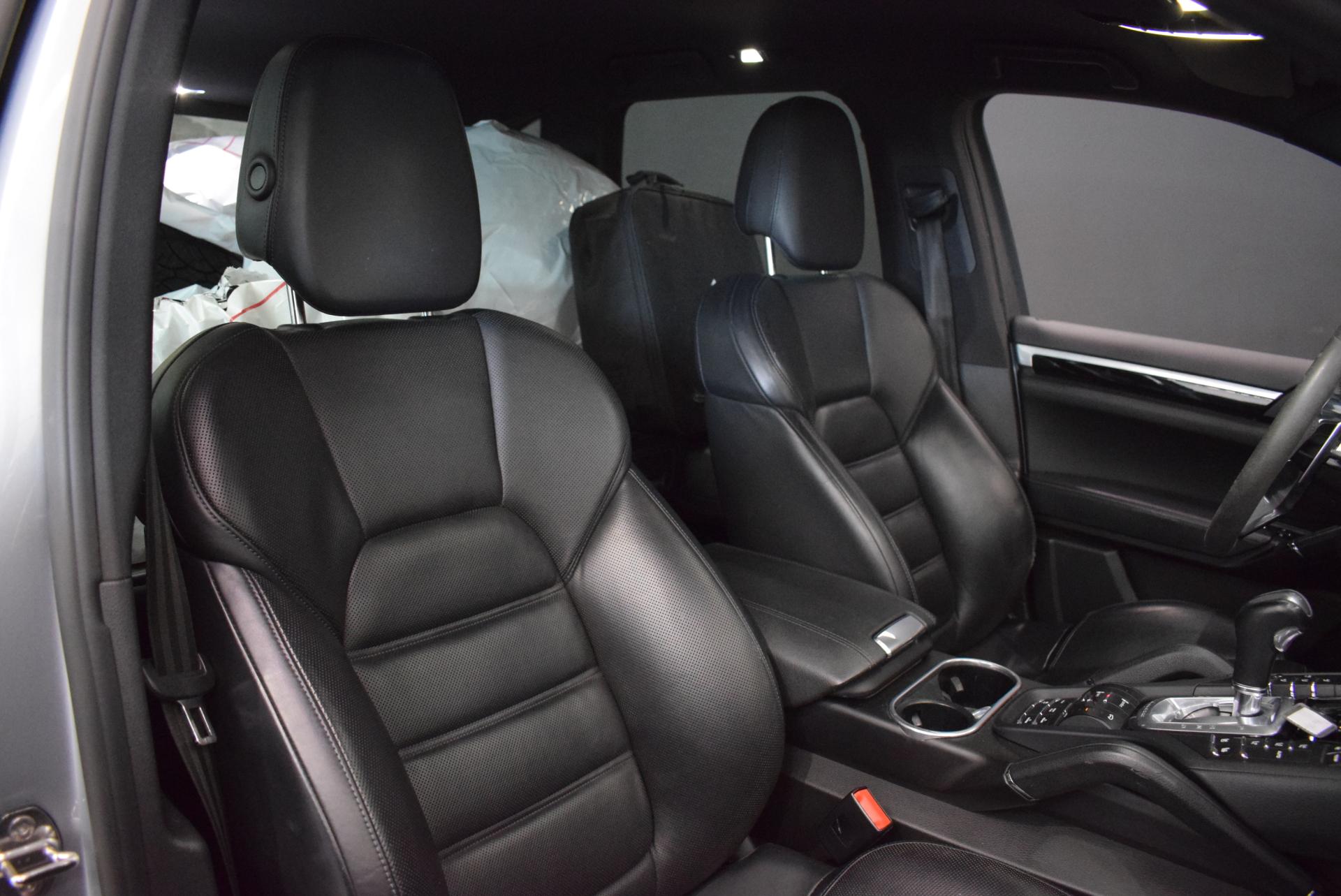 PORSCHE Cayenne 2015