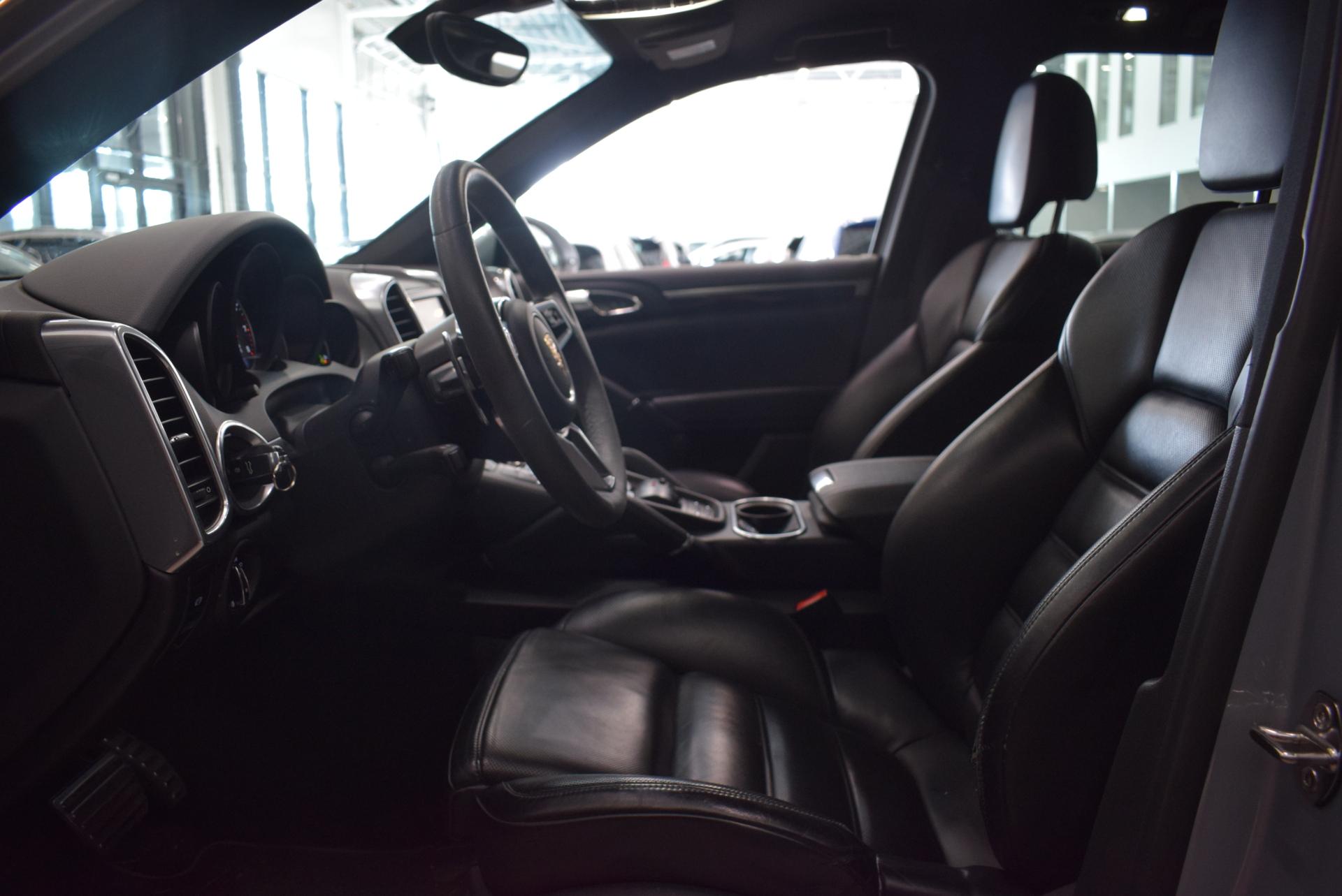 PORSCHE Cayenne 2015