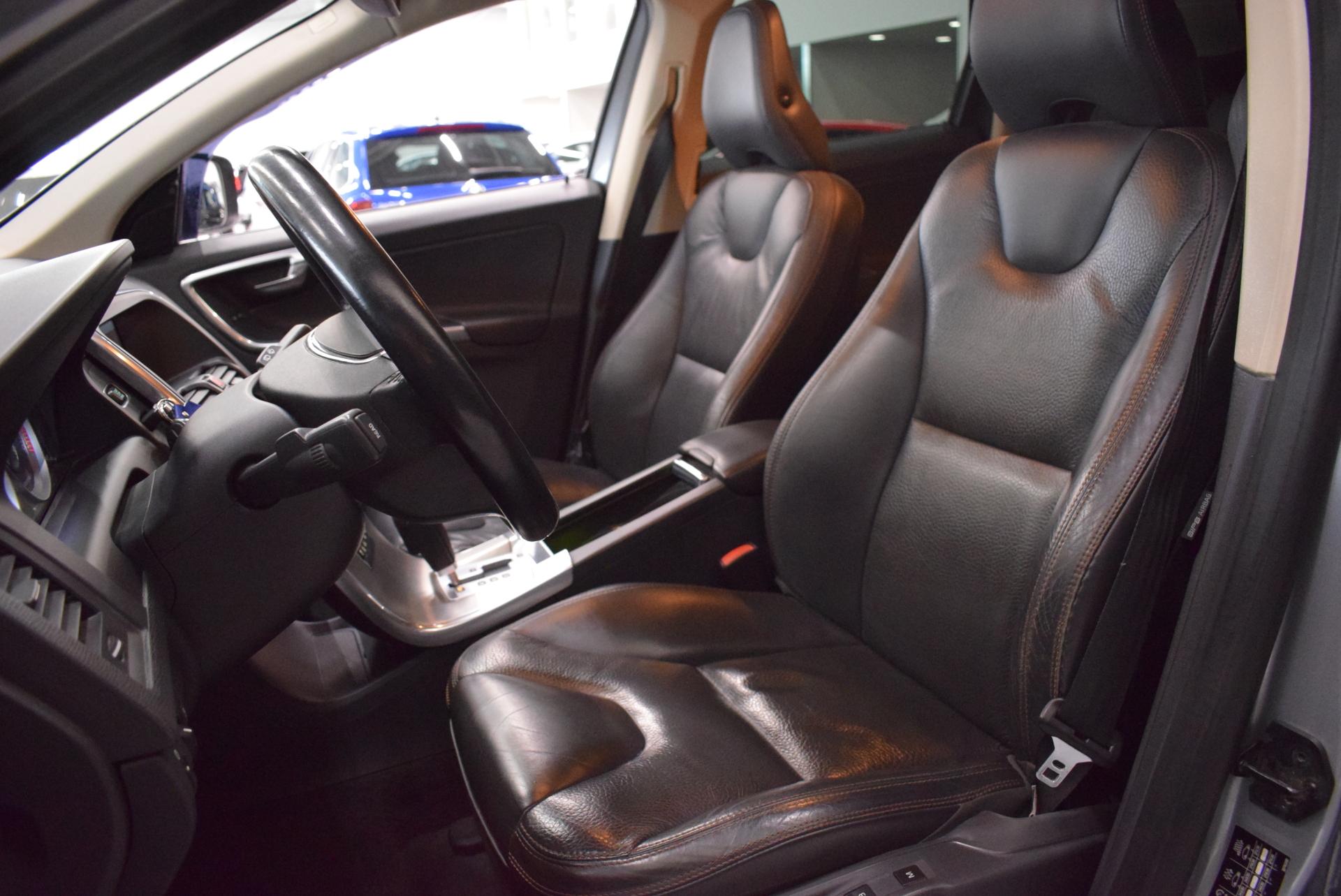 VOLVO XC60 2012