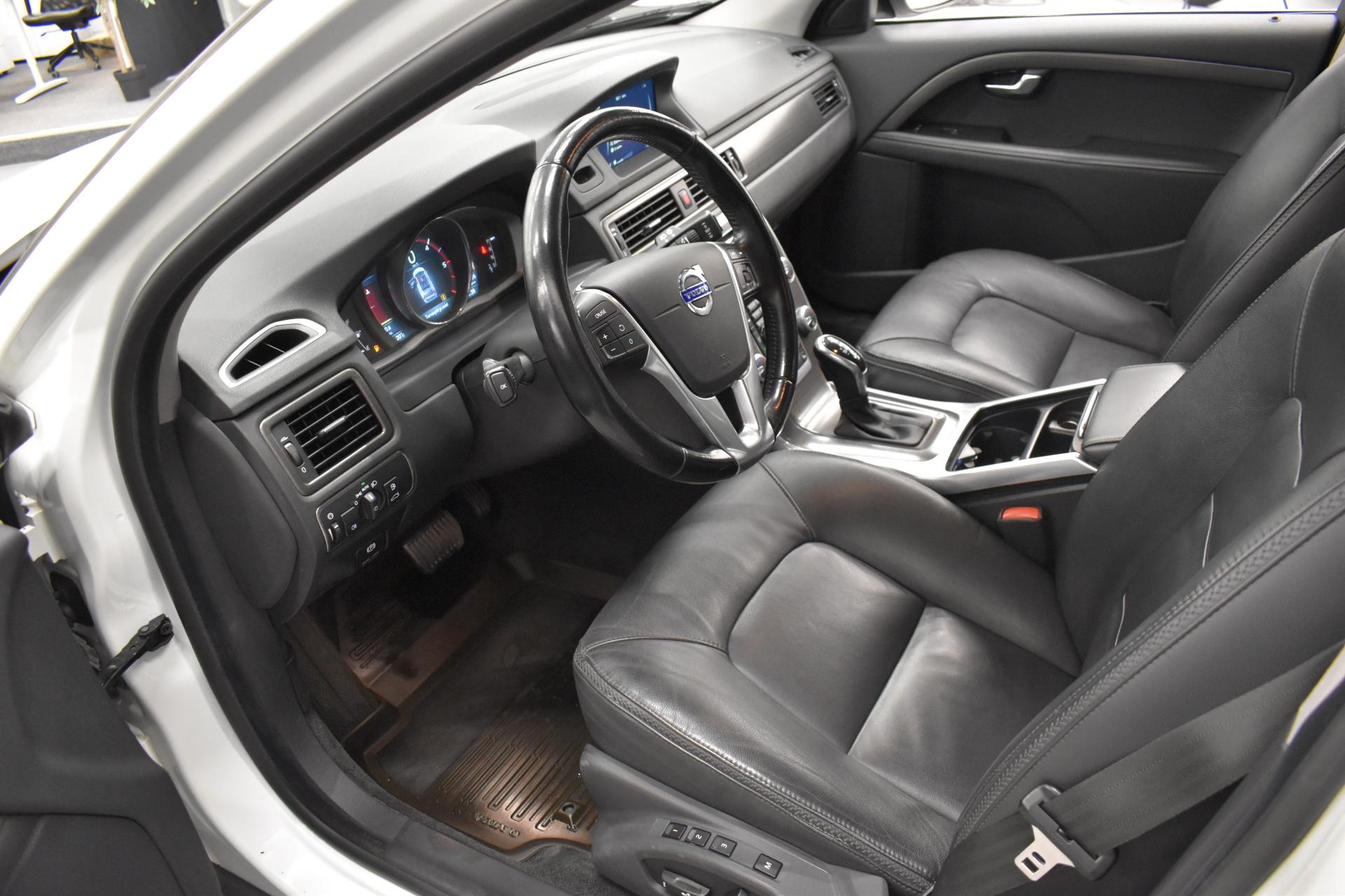 VOLVO XC70 2014