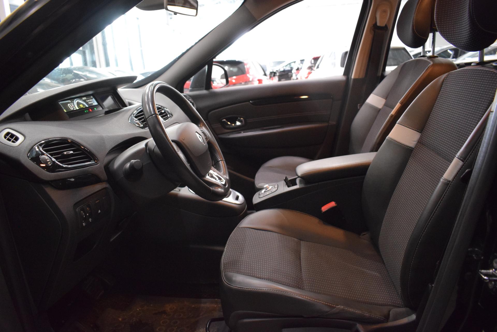 RENAULT Grand Scenic 2013