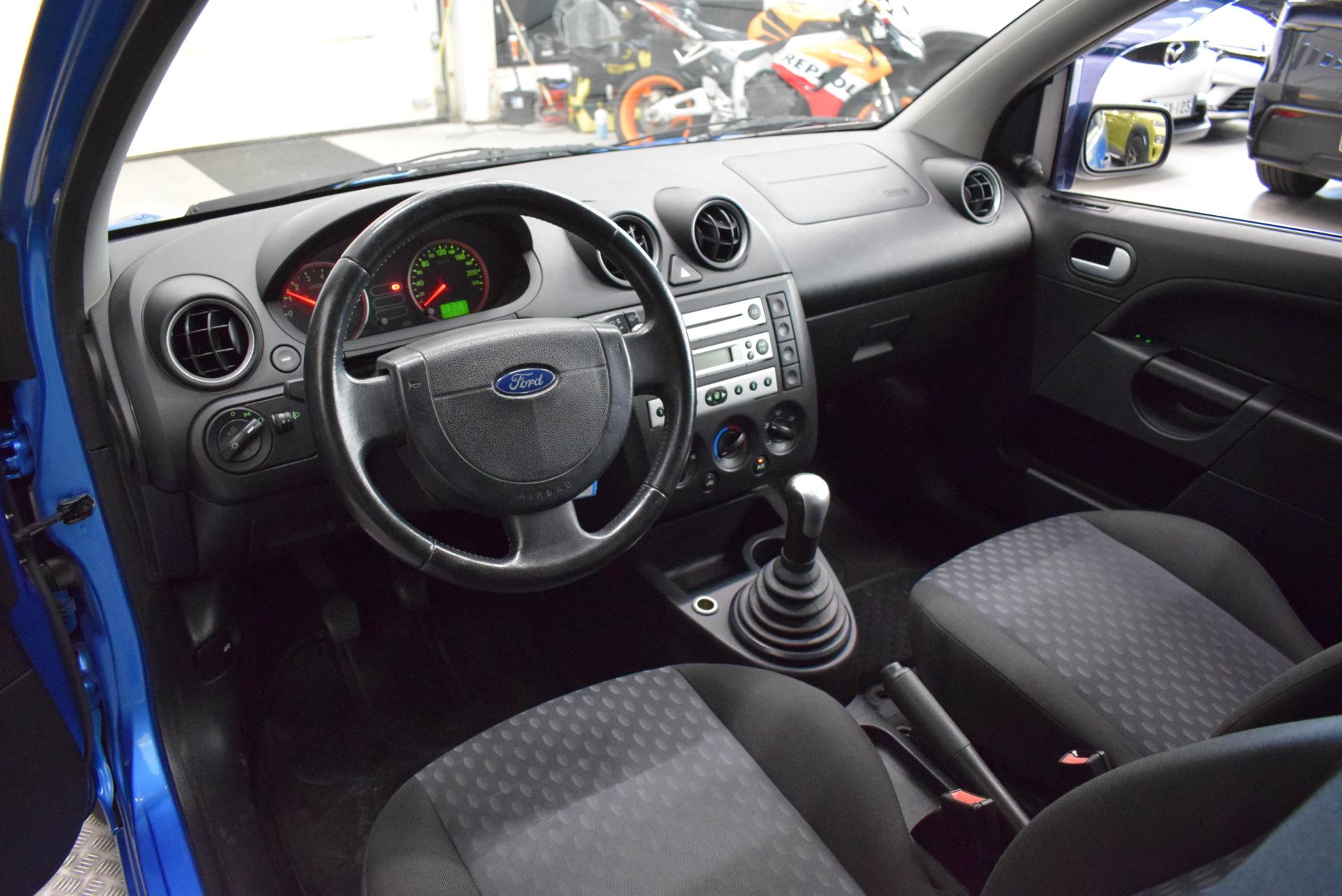 FORD Fiesta 2004