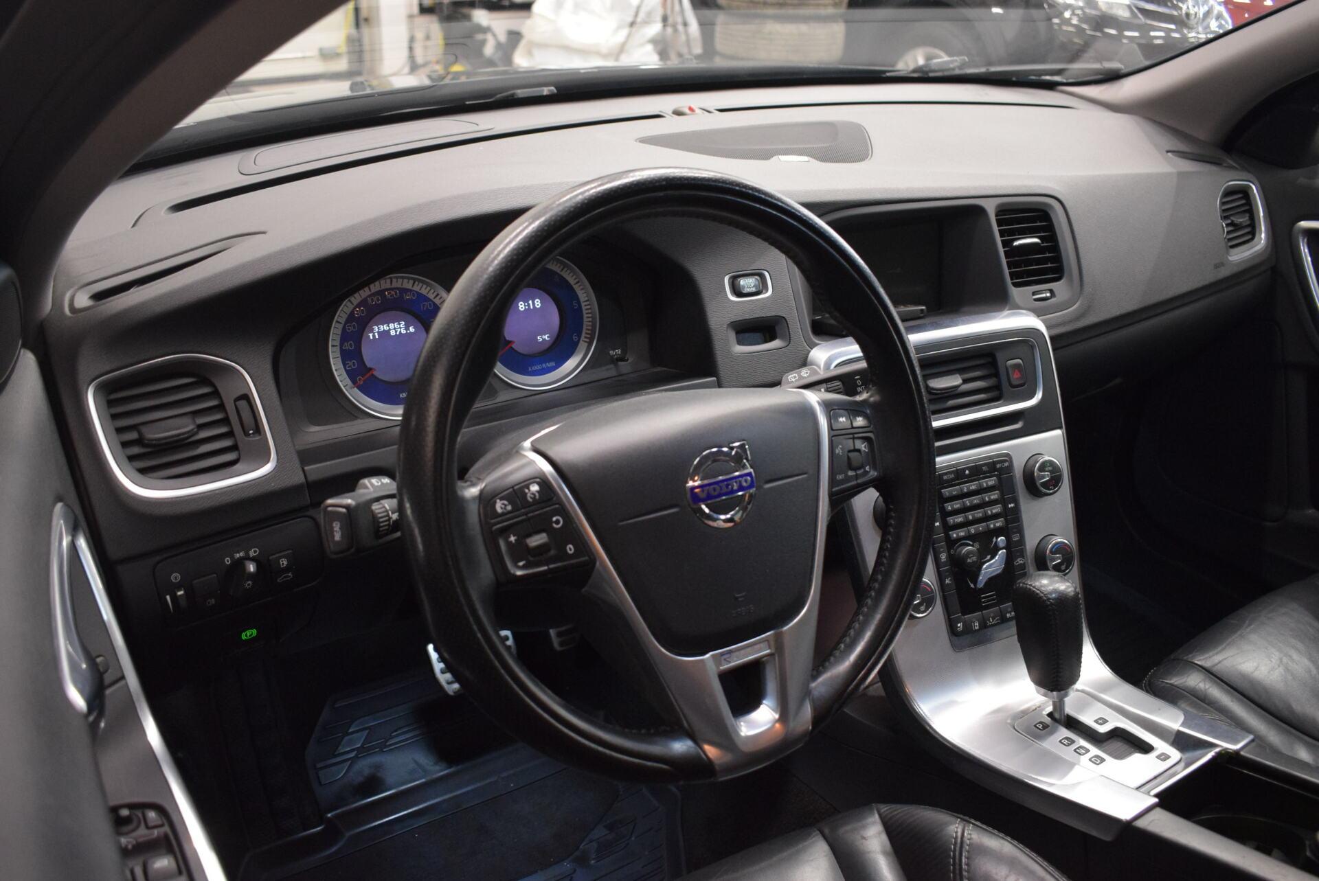 VOLVO V60 2011