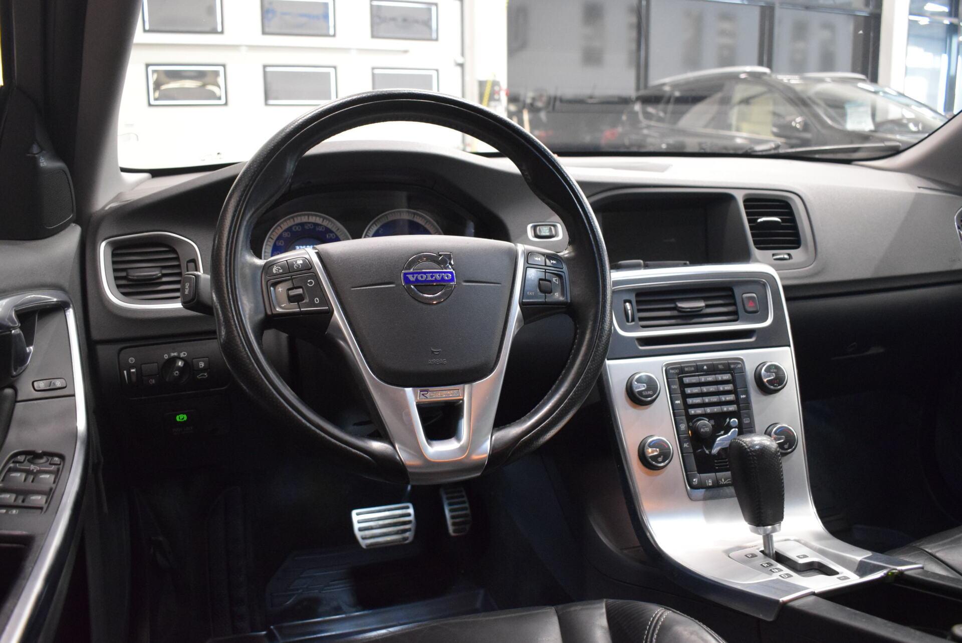 VOLVO V60 2011
