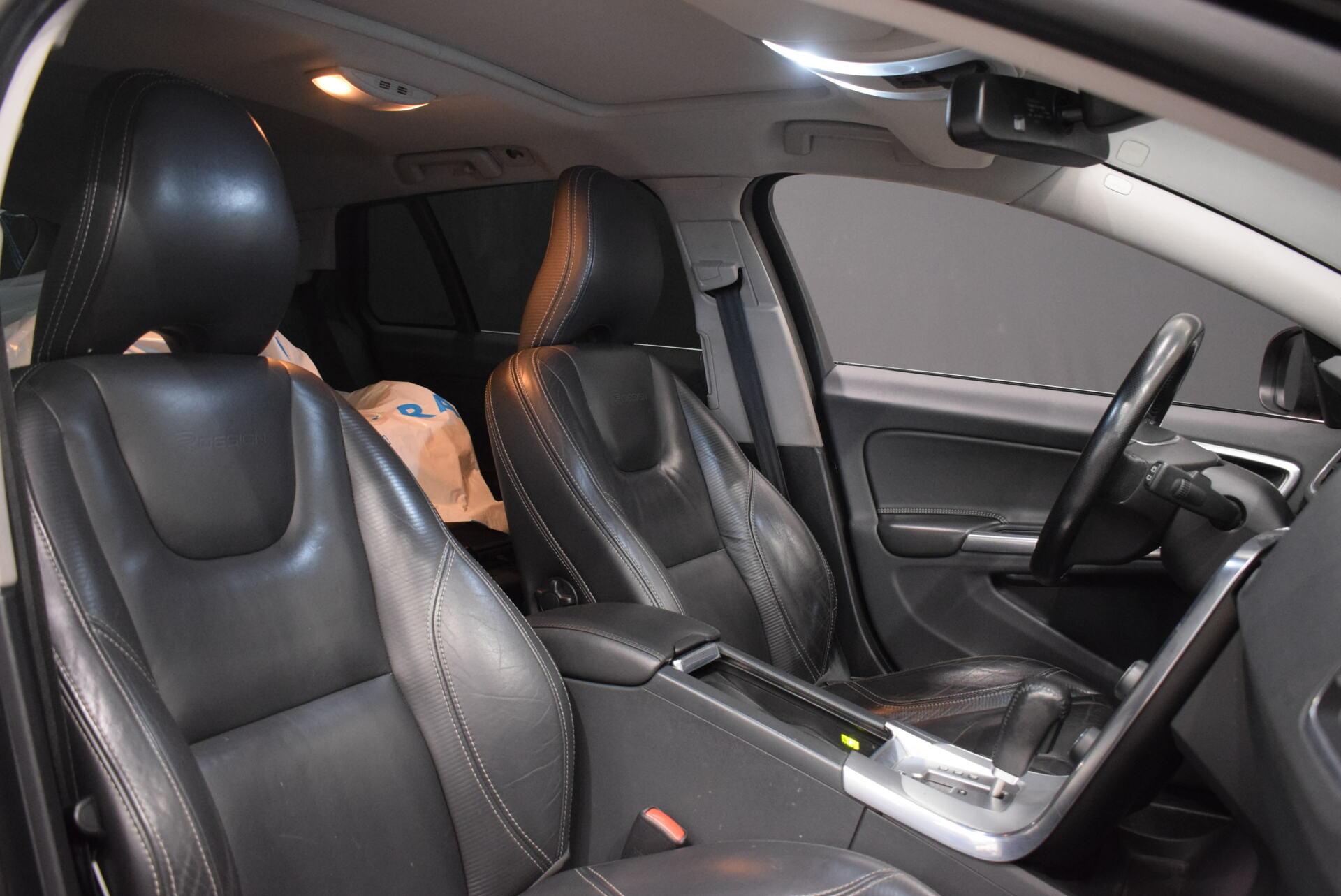 VOLVO V60 2011