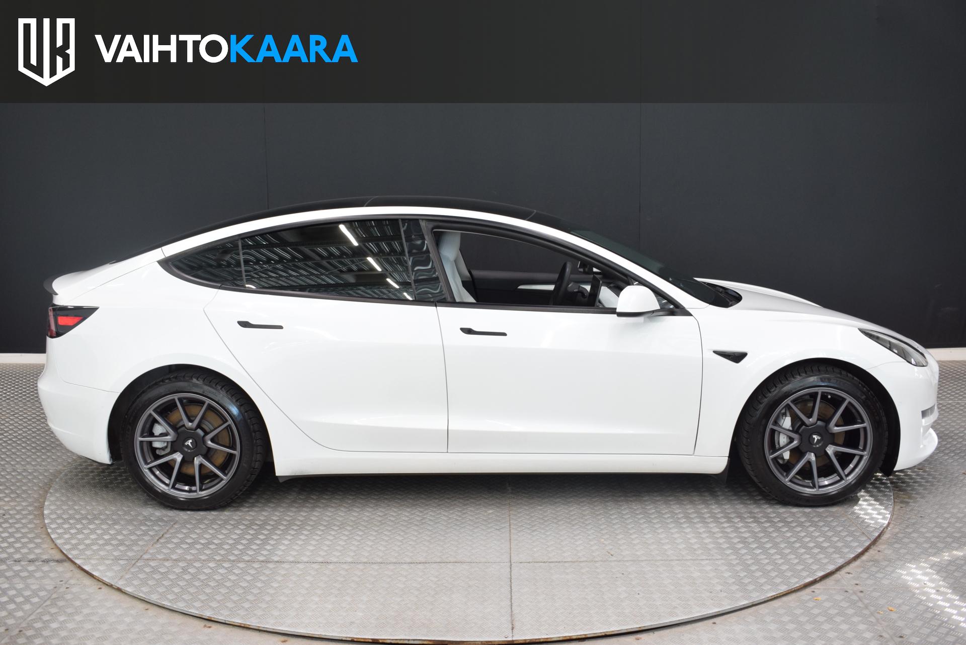 TESLA Model 3 2021