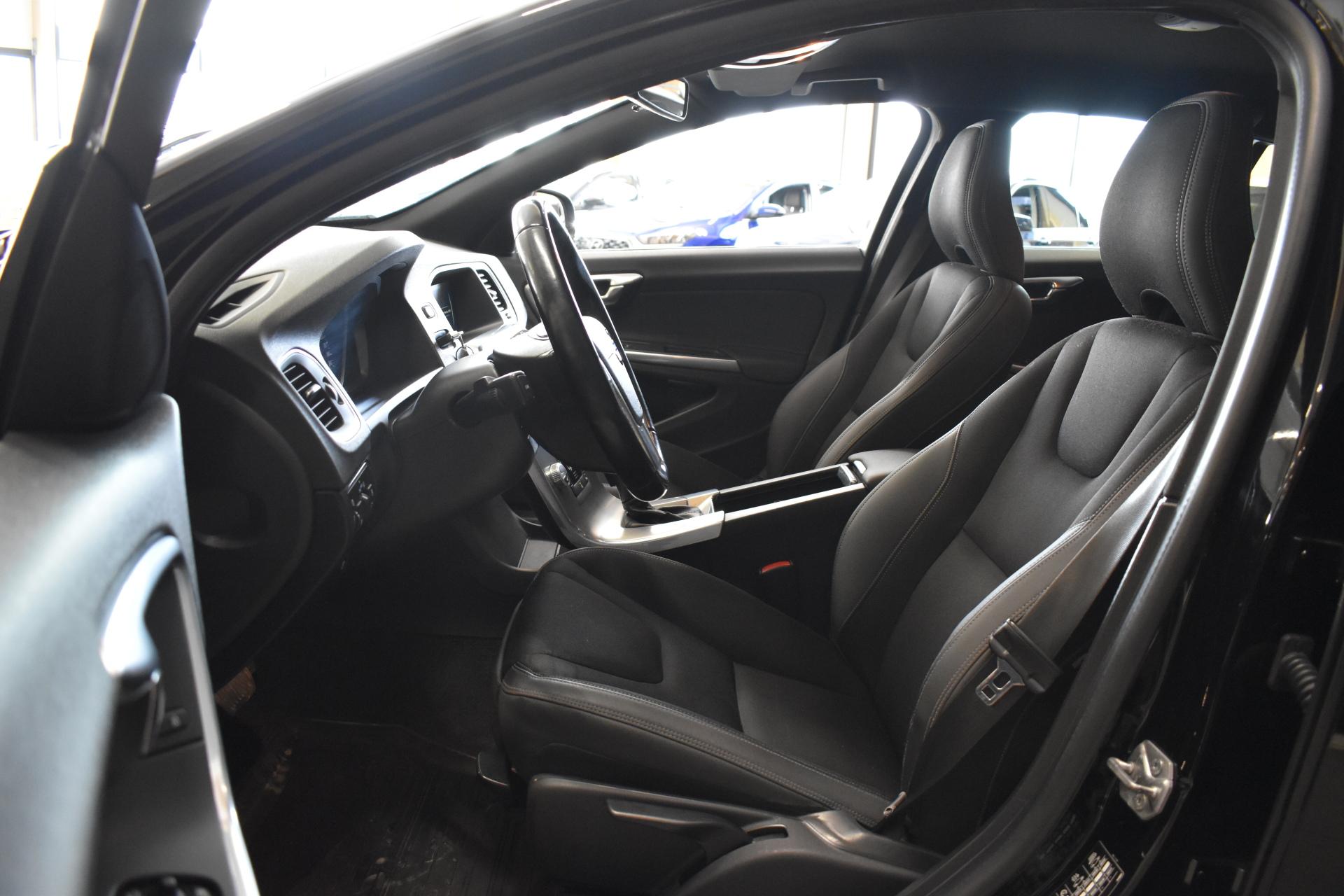 VOLVO V60 2014