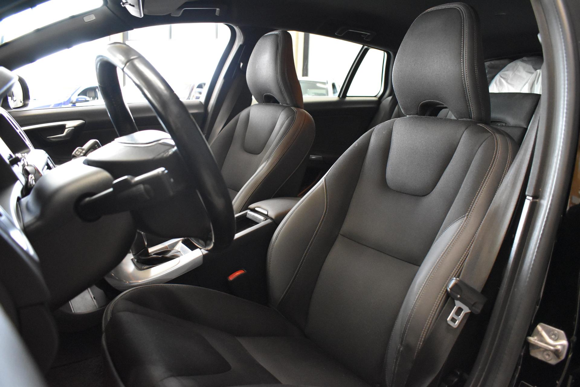 VOLVO V60 2014