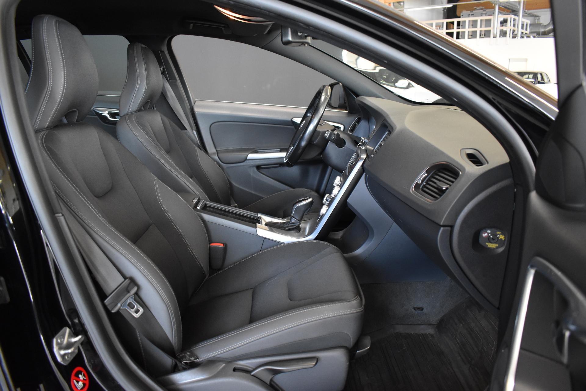 VOLVO V60 2014