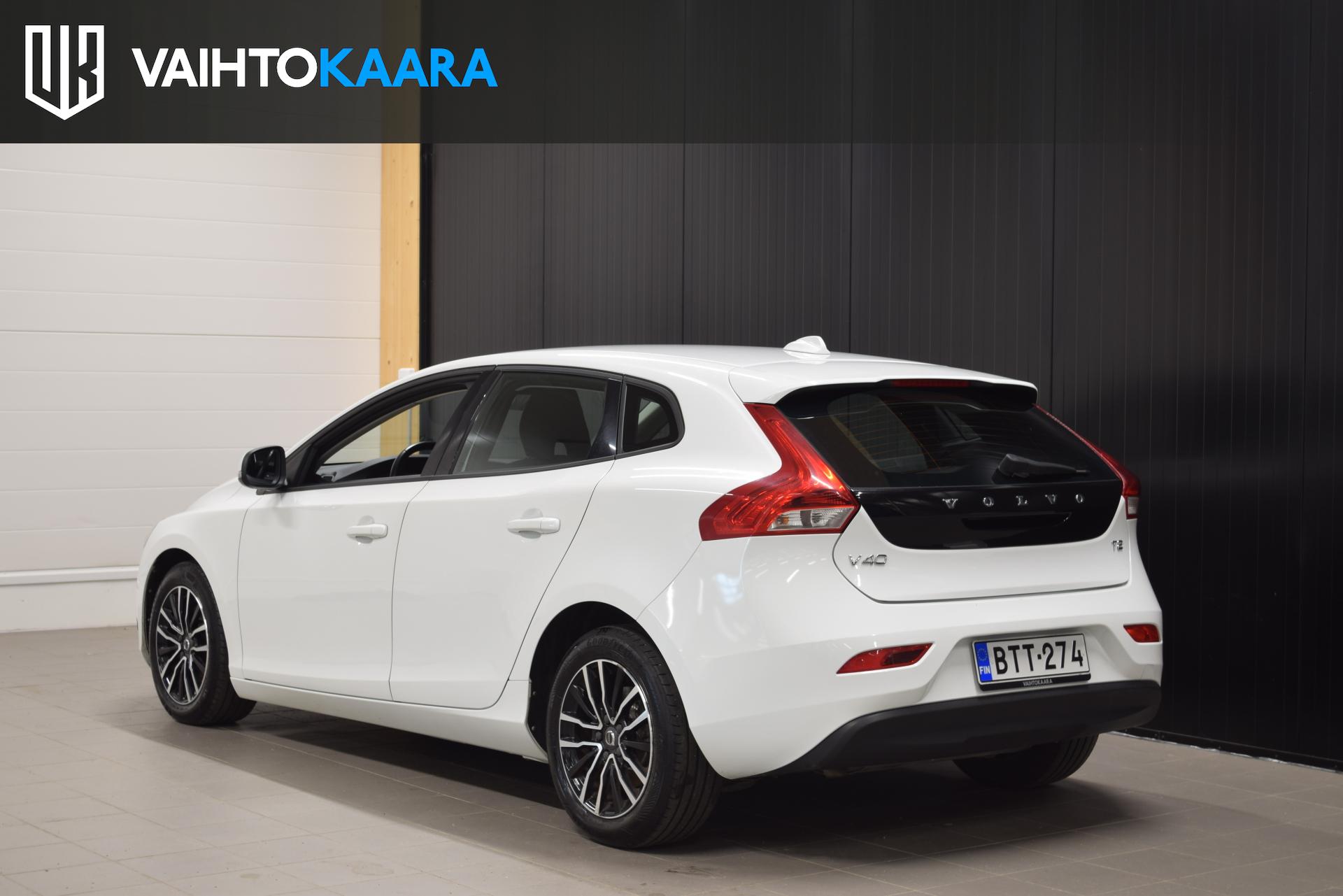 VOLVO V40 2017