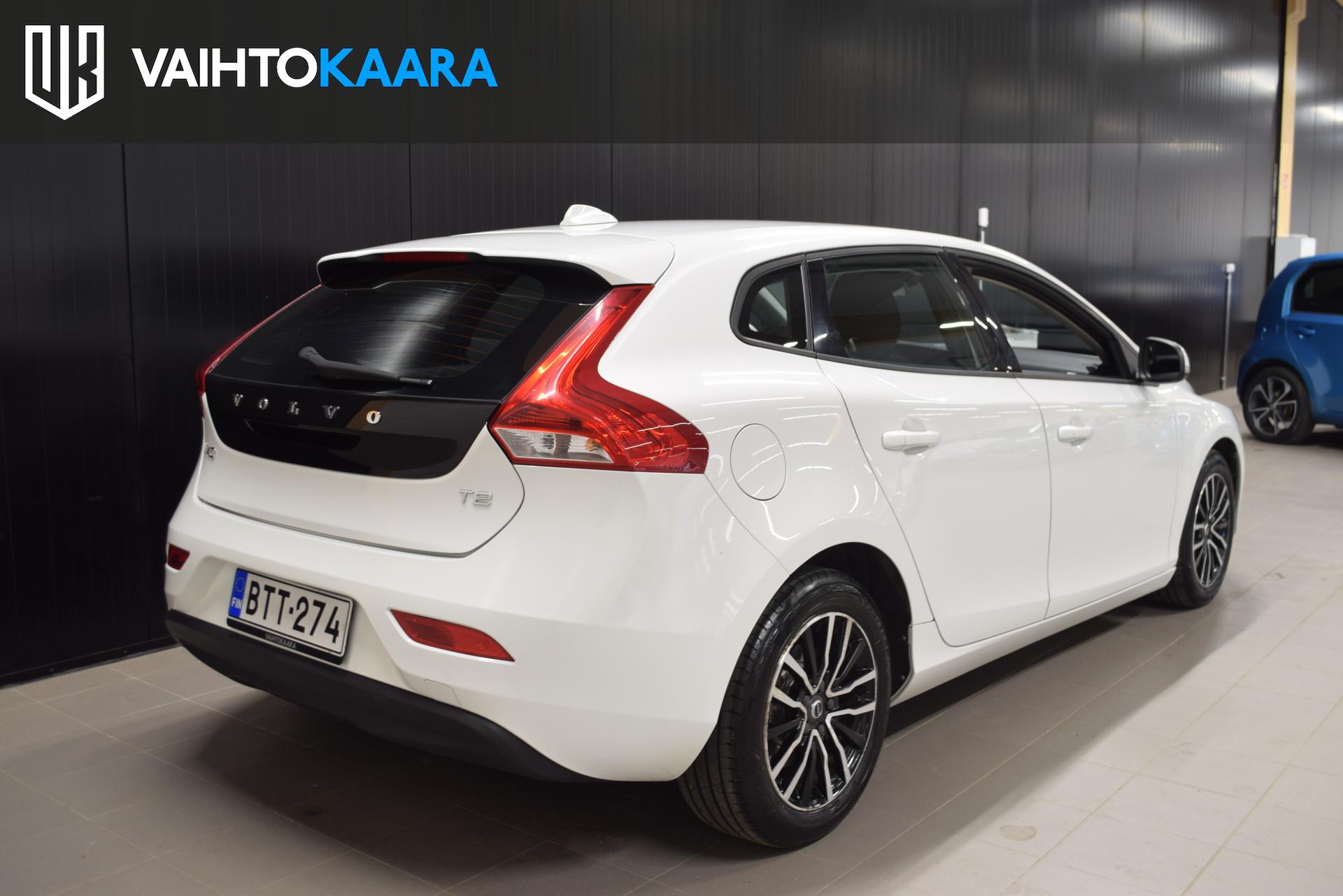 VOLVO V40 2017