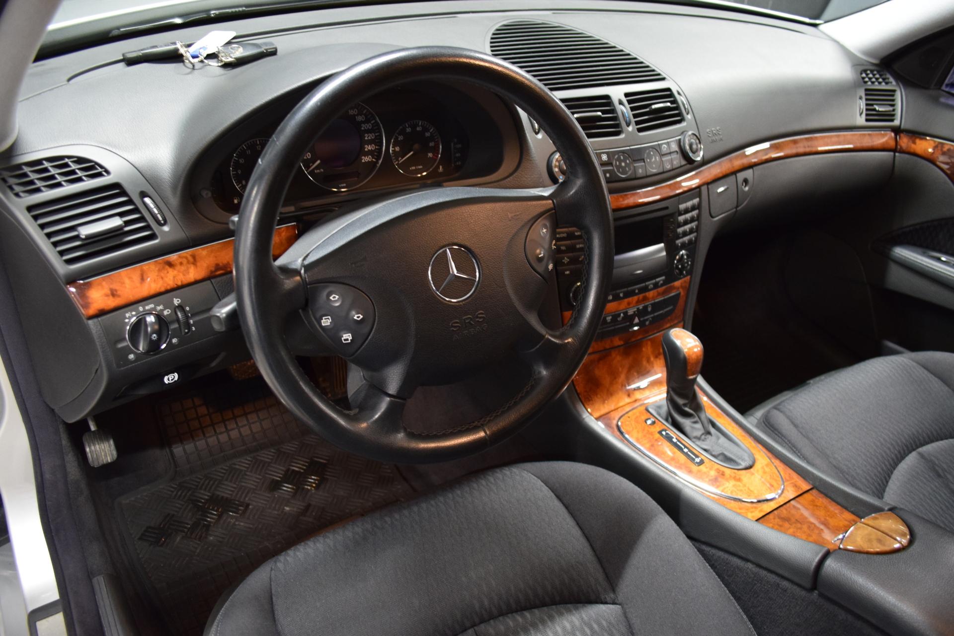 MERCEDES-BENZ E 2003