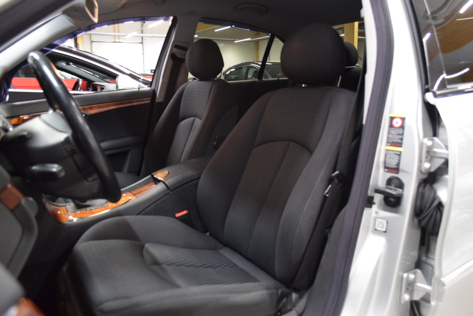 MERCEDES-BENZ E 2003