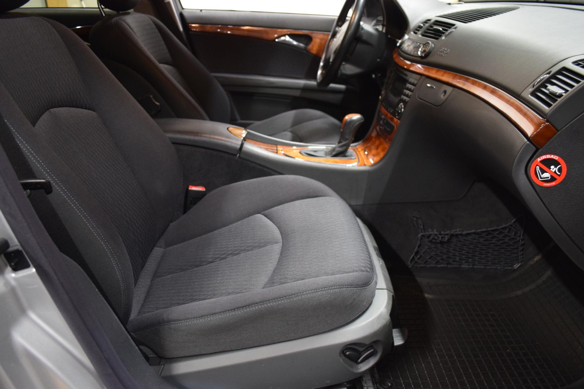 MERCEDES-BENZ E 2003