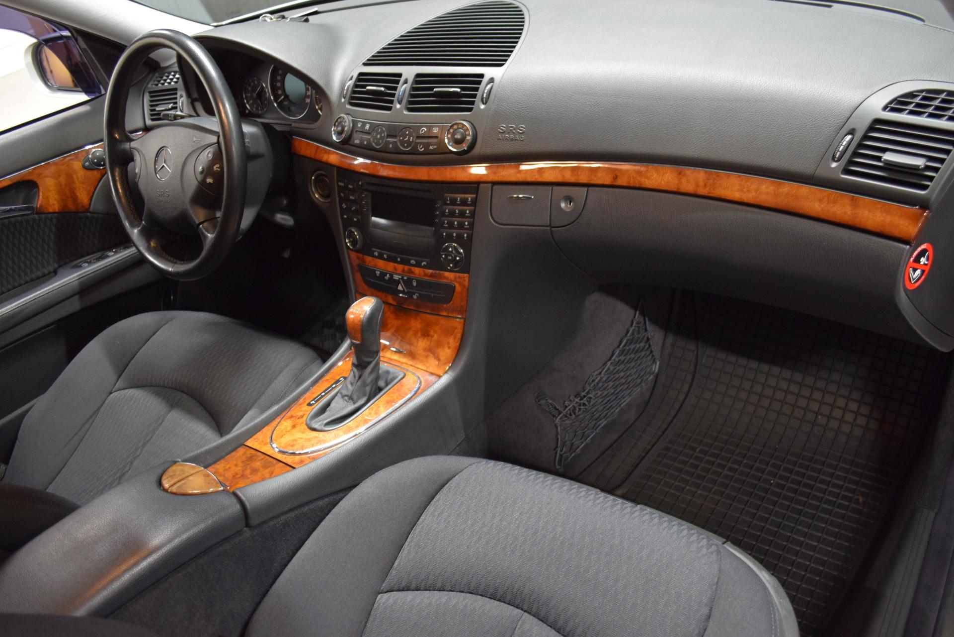 MERCEDES-BENZ E 2003