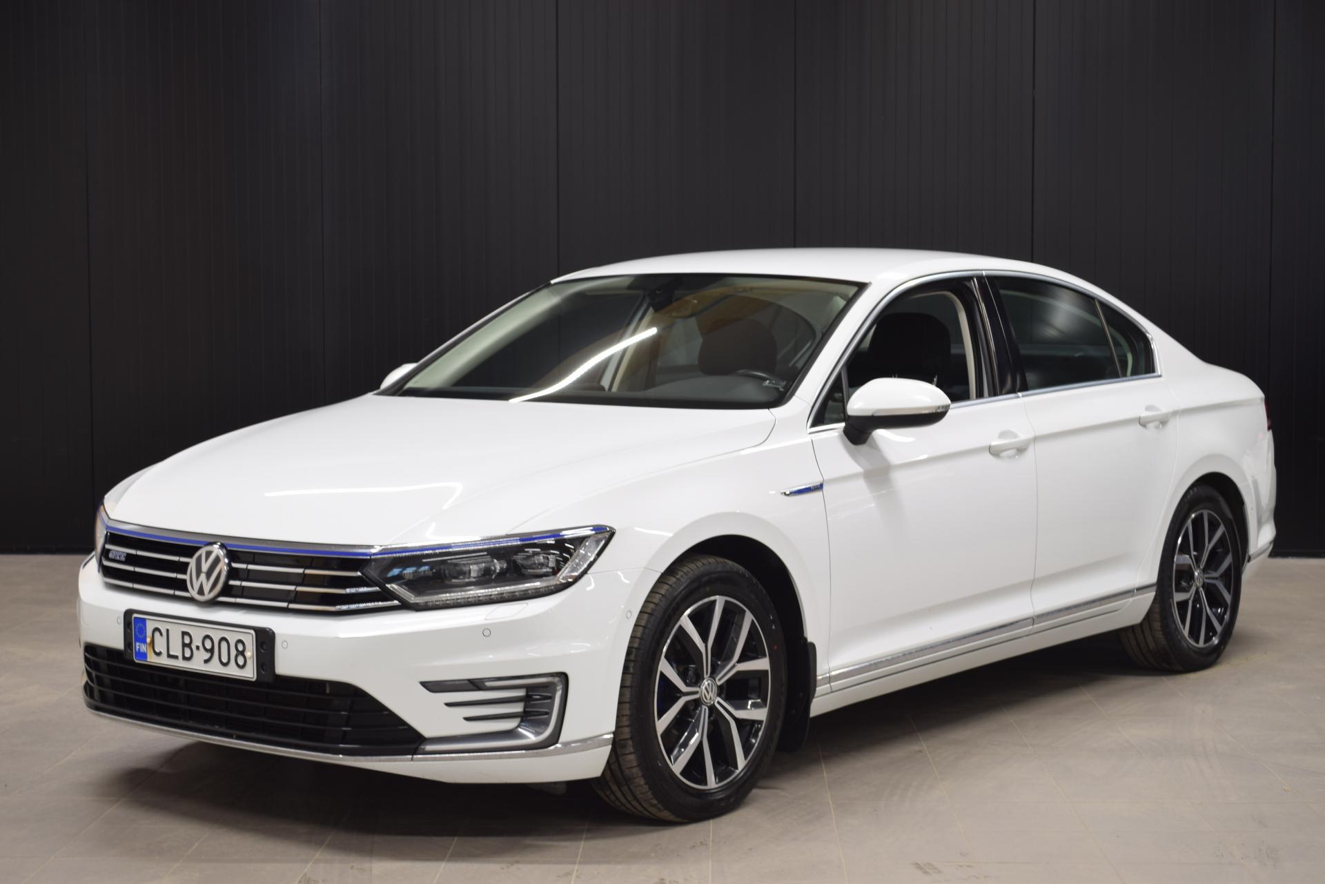 VOLKSWAGEN Passat 2018