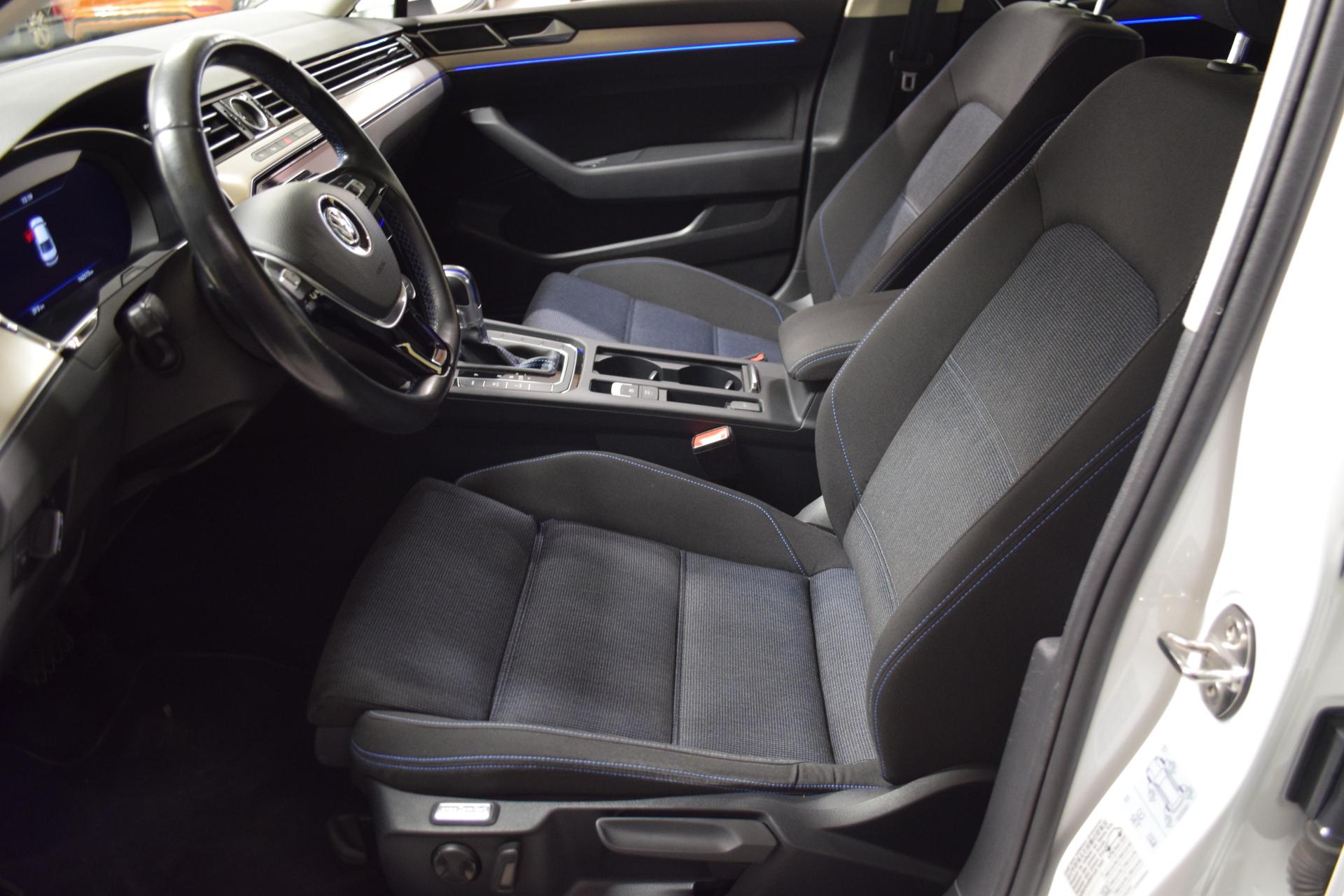 VOLKSWAGEN Passat 2018