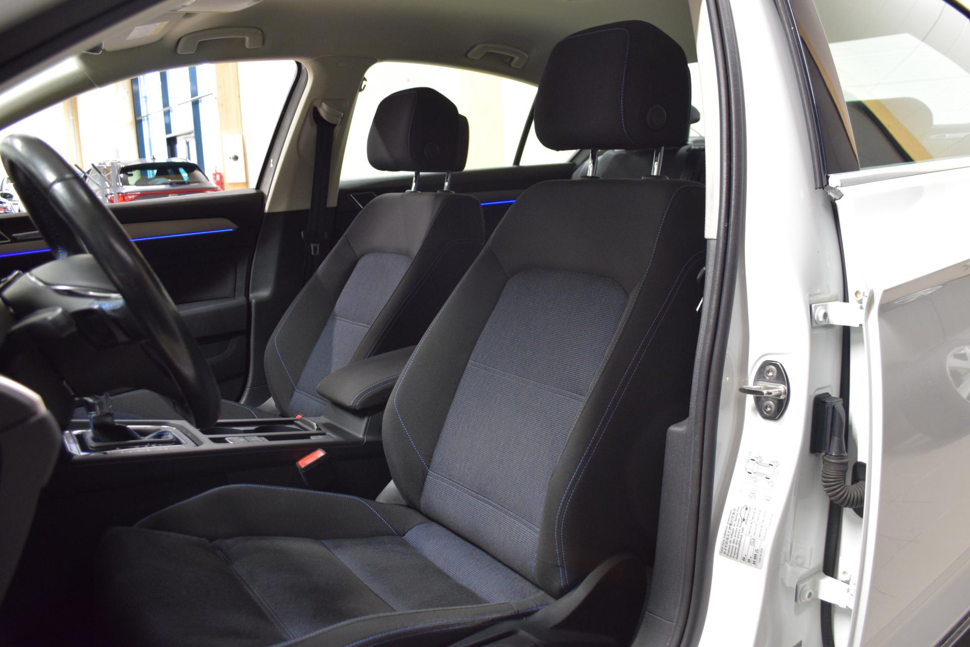 VOLKSWAGEN Passat 2018