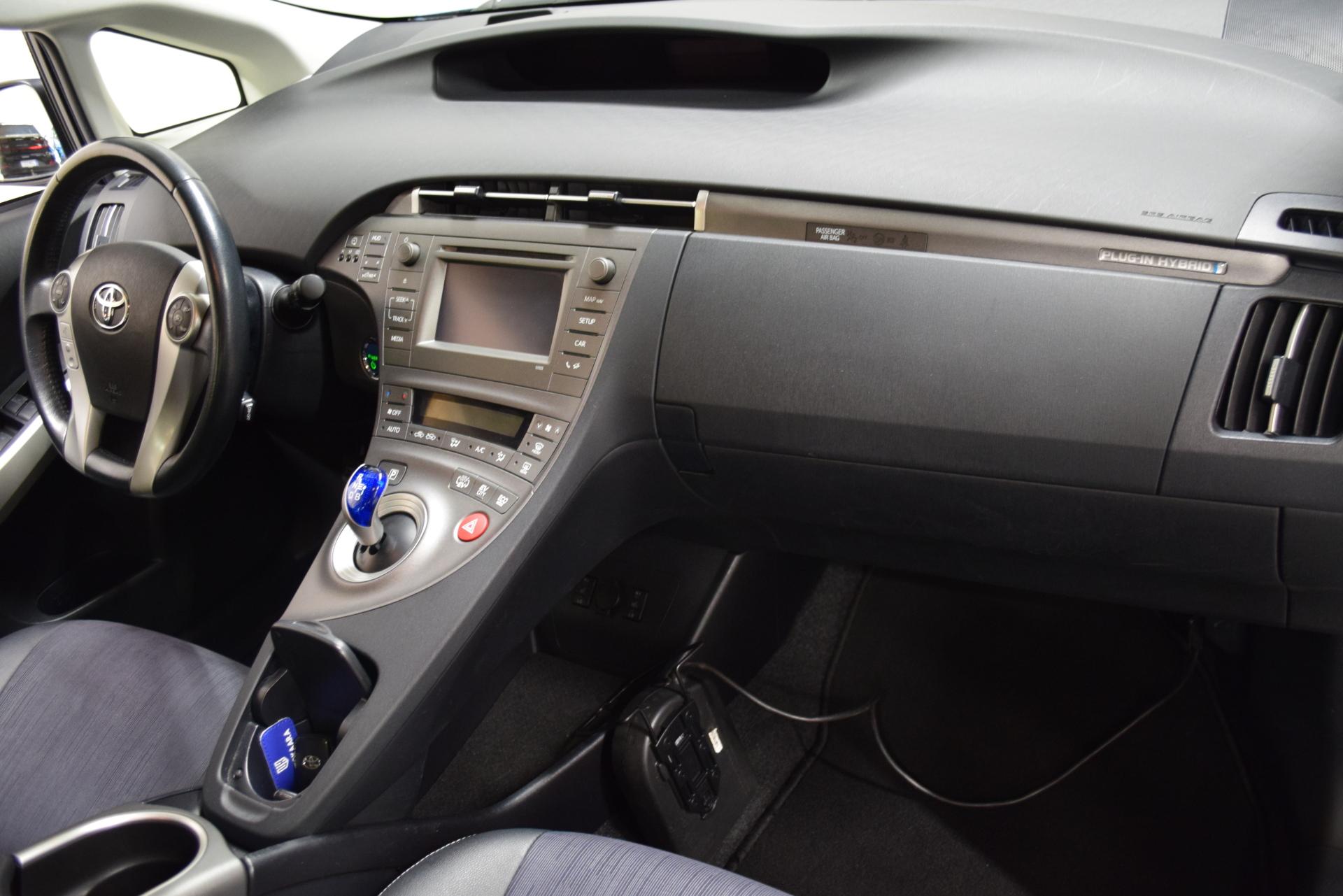 TOYOTA Prius Plug-in Hybrid 2013