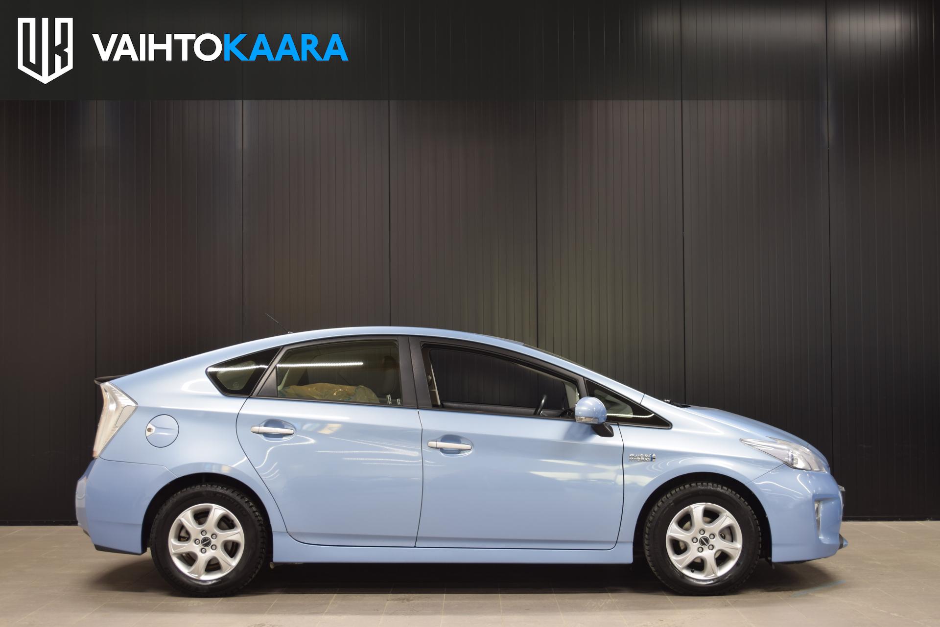 TOYOTA Prius Plug-in Hybrid 2013